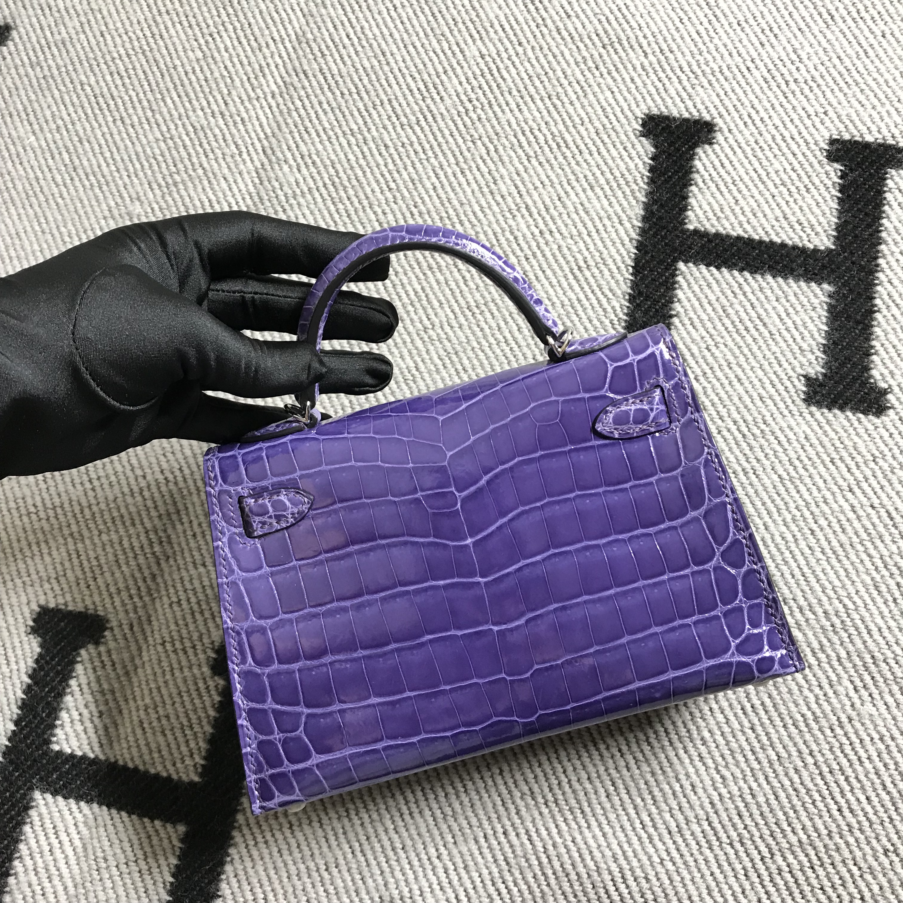 Hermès(爱马仕) Mini Kelly迷你凯莉 水晶紫 银扣 2代-拉尔森鳄鱼皮具定制 - 爱马仕包包官网 Hermès(爱马仕) Mini Kelly迷你凯莉 水晶紫 银扣 2代