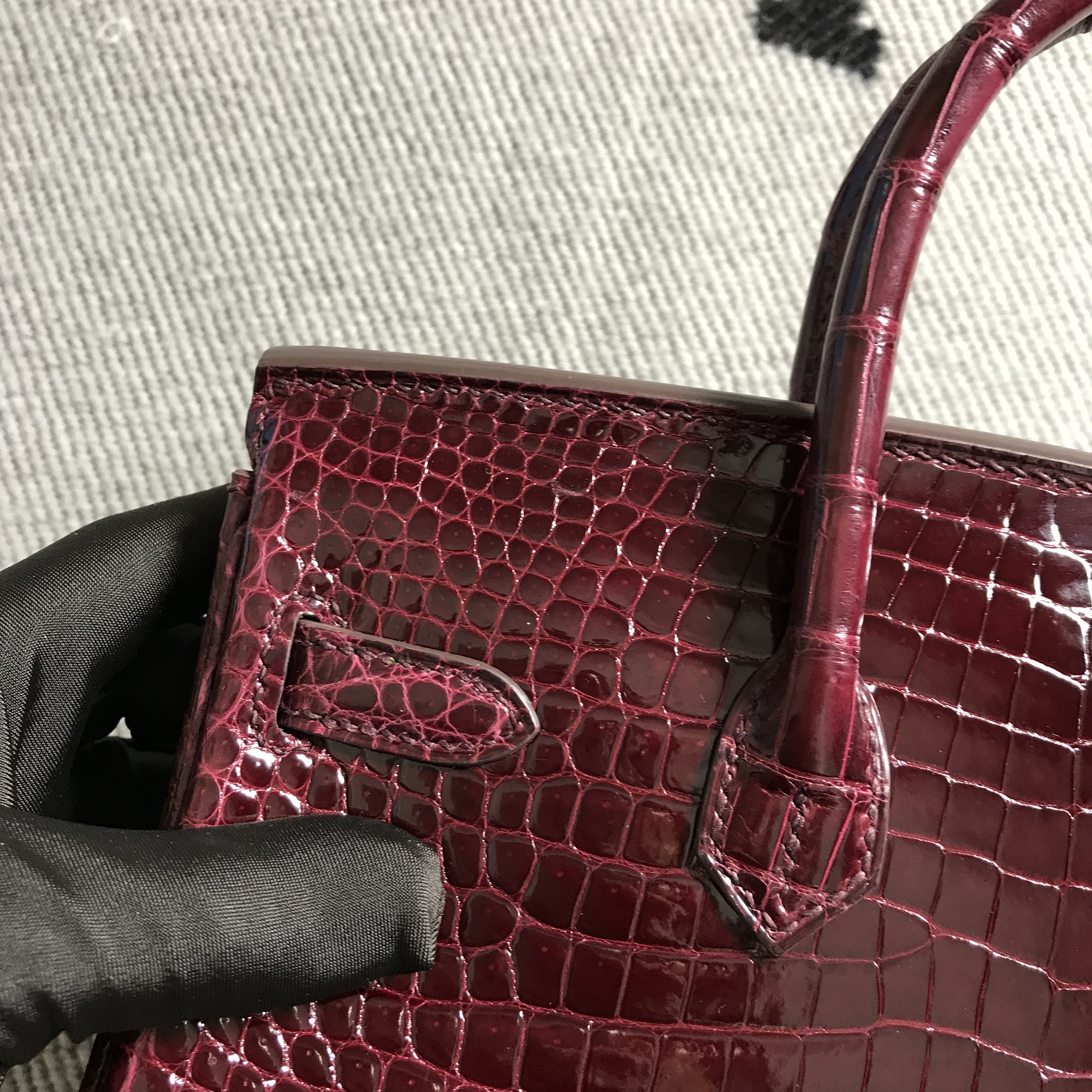 Hermès（爱马仕）Birkin 铂金包 酒红色 湾鳄 银扣 25cm
