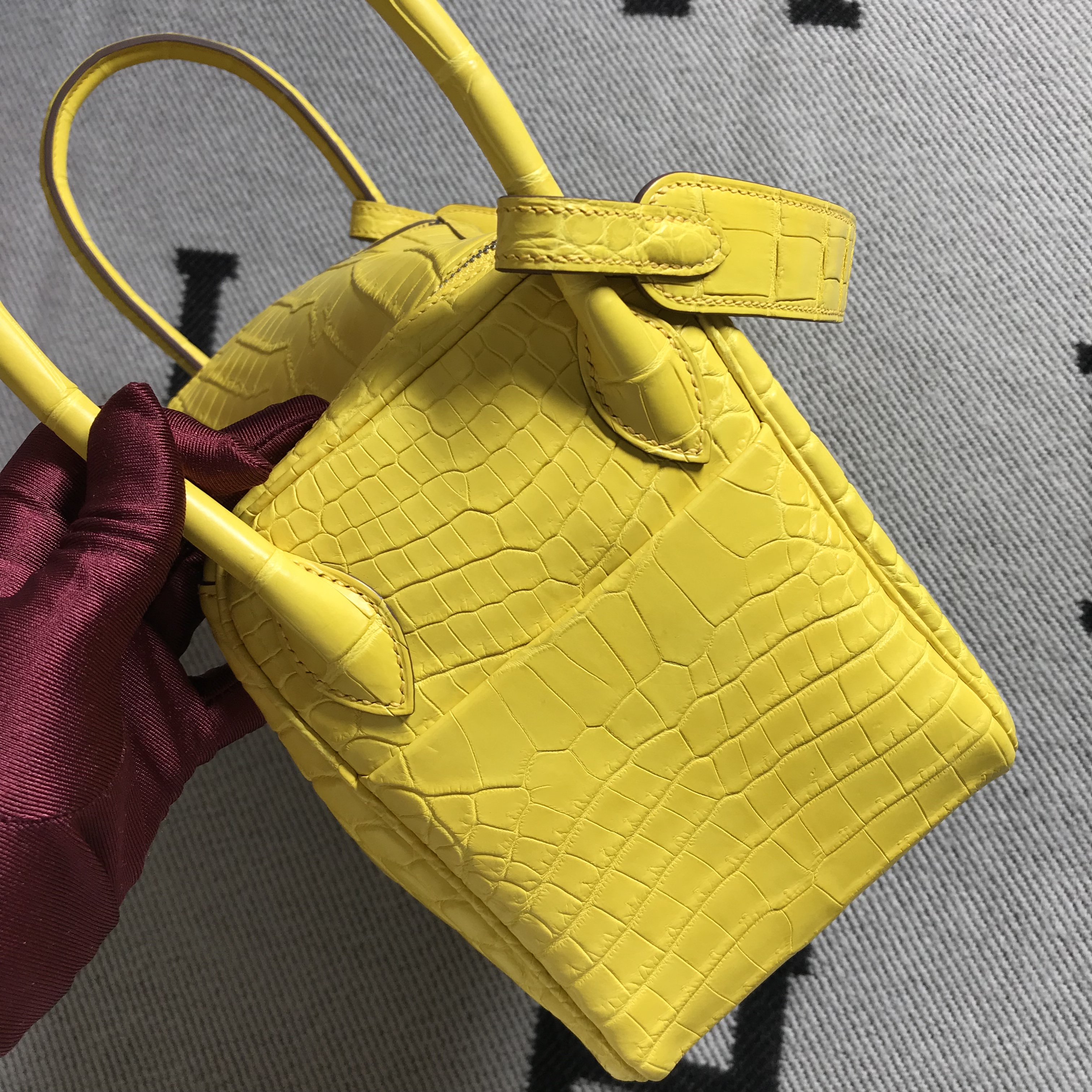 Hermès（爱马仕）新款 Lindy 琳迪包 柠檬黄 银扣 26cm