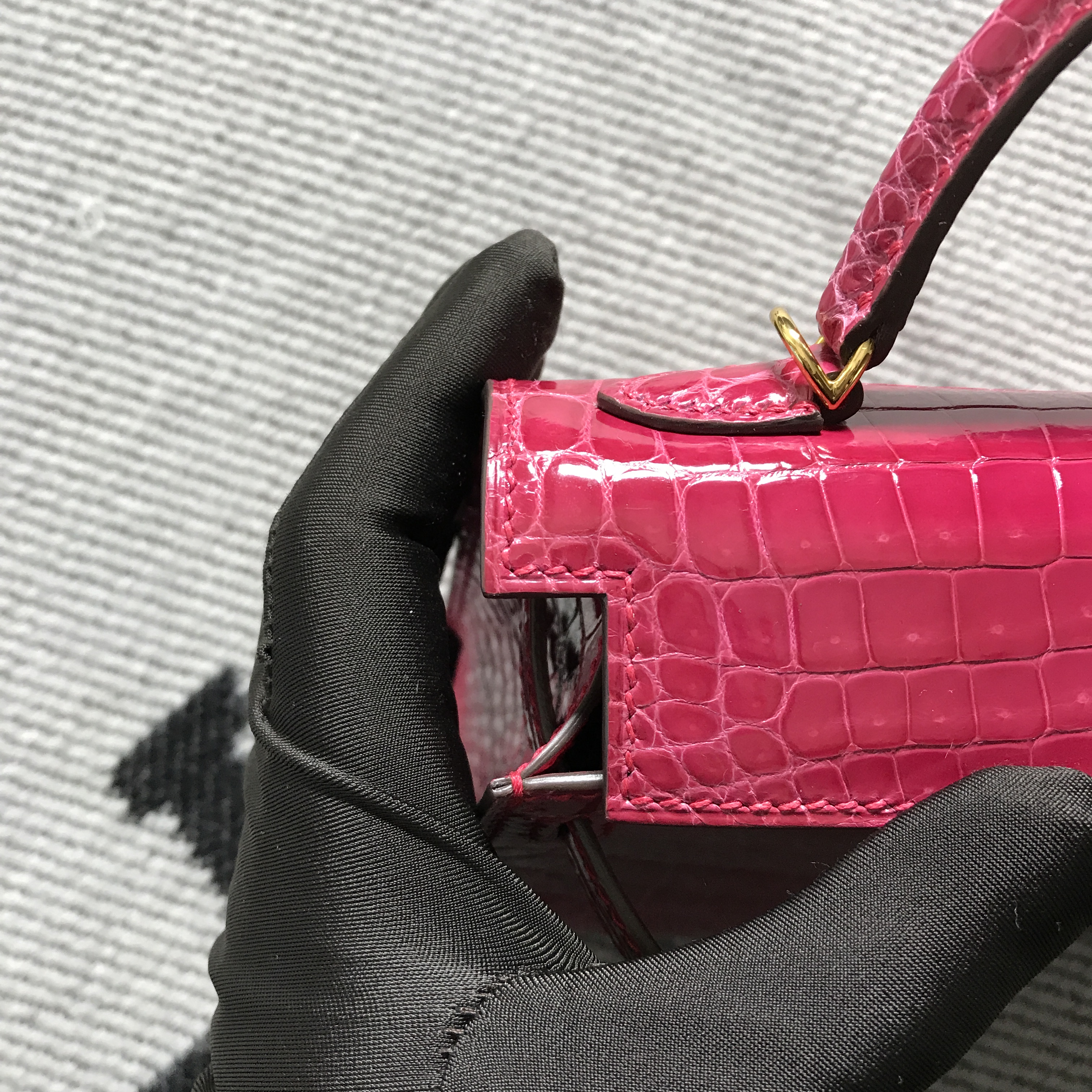 Hermès（爱马仕） Mini Kelly迷你凯莉 胭脂红 金扣 2代