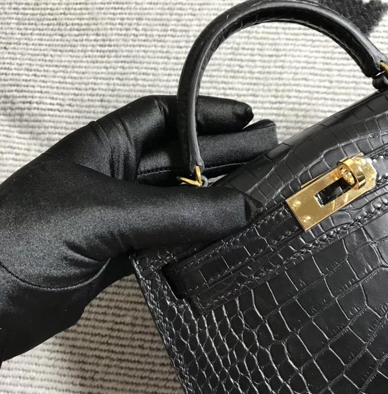 Hermès(爱马仕) Mini Kelly迷你凯莉 美洲黑雾面 金扣 2代-拉尔森鳄鱼皮具定制 - 爱马仕包包官网 Hermès(爱马仕) Mini Kelly迷你凯莉 美洲黑雾面 金扣 2代