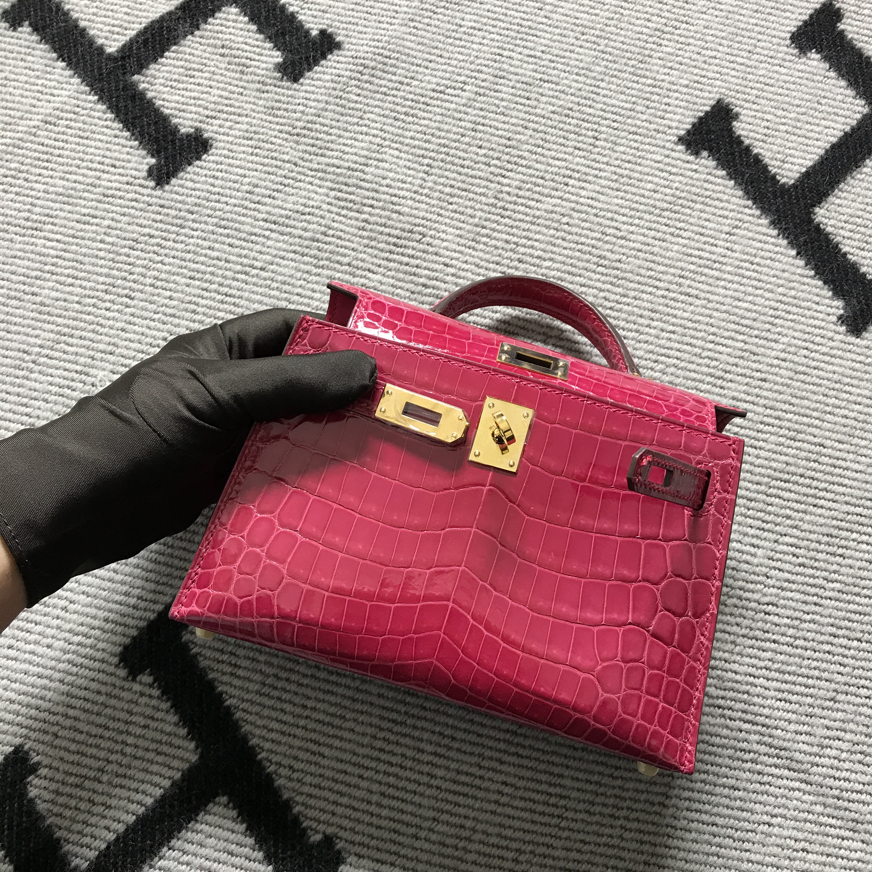 Hermès（爱马仕） Mini Kelly迷你凯莉 胭脂红 金扣 2代