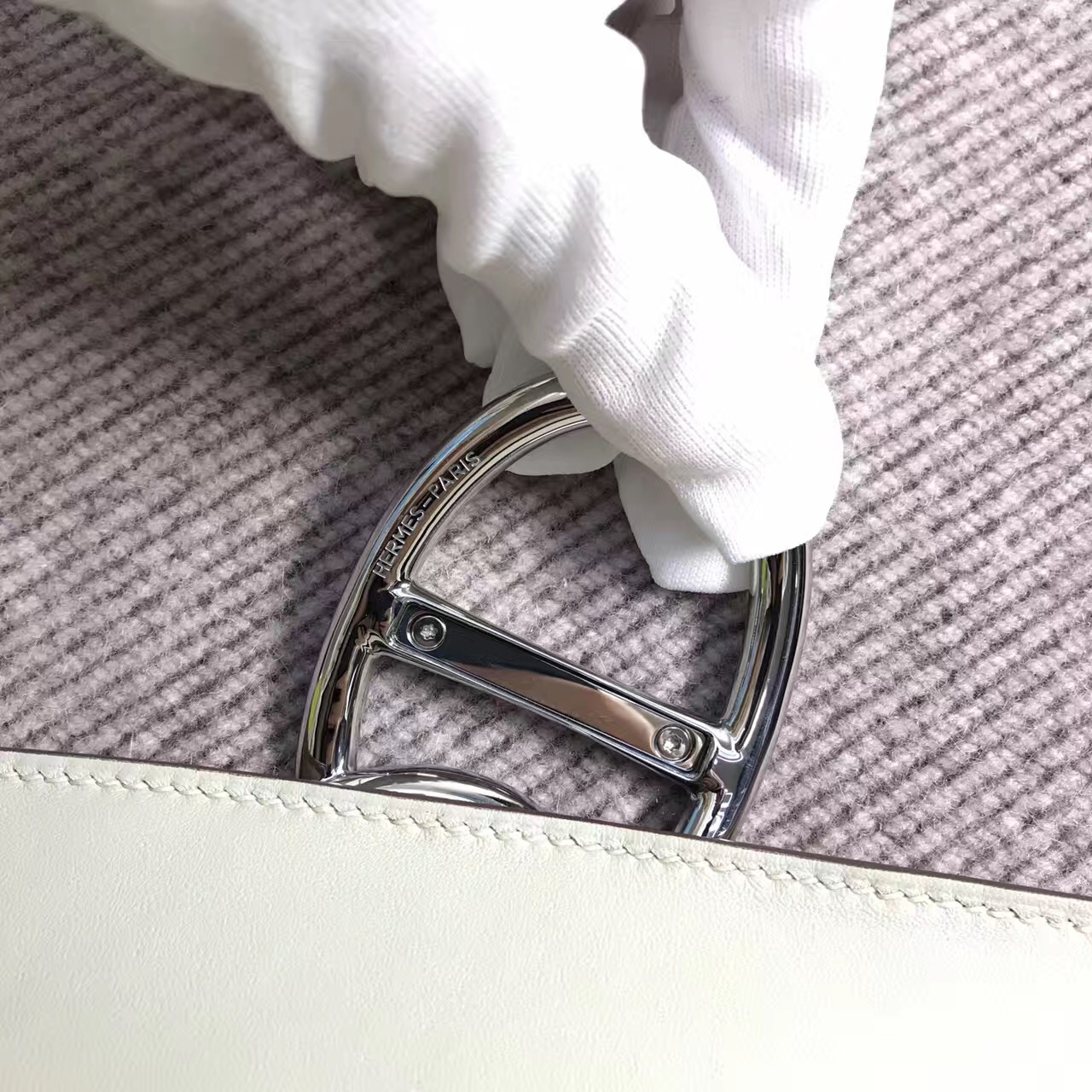 Hermès（爱马仕）猪鼻手包egee 鳄鱼亚光 米灰 银扣