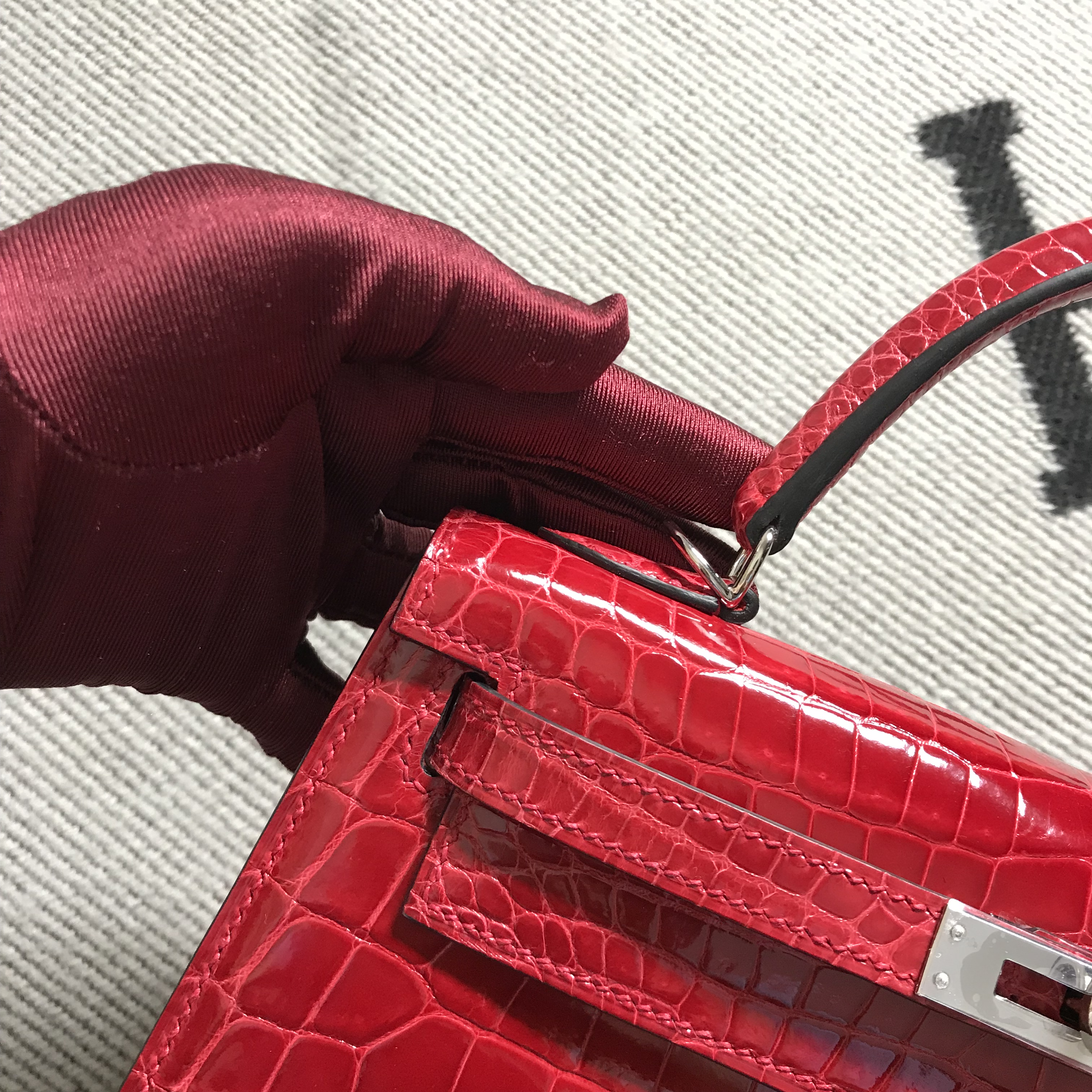 Hermès（爱马仕）Kelly 凯莉包 大红色 银扣 25cm