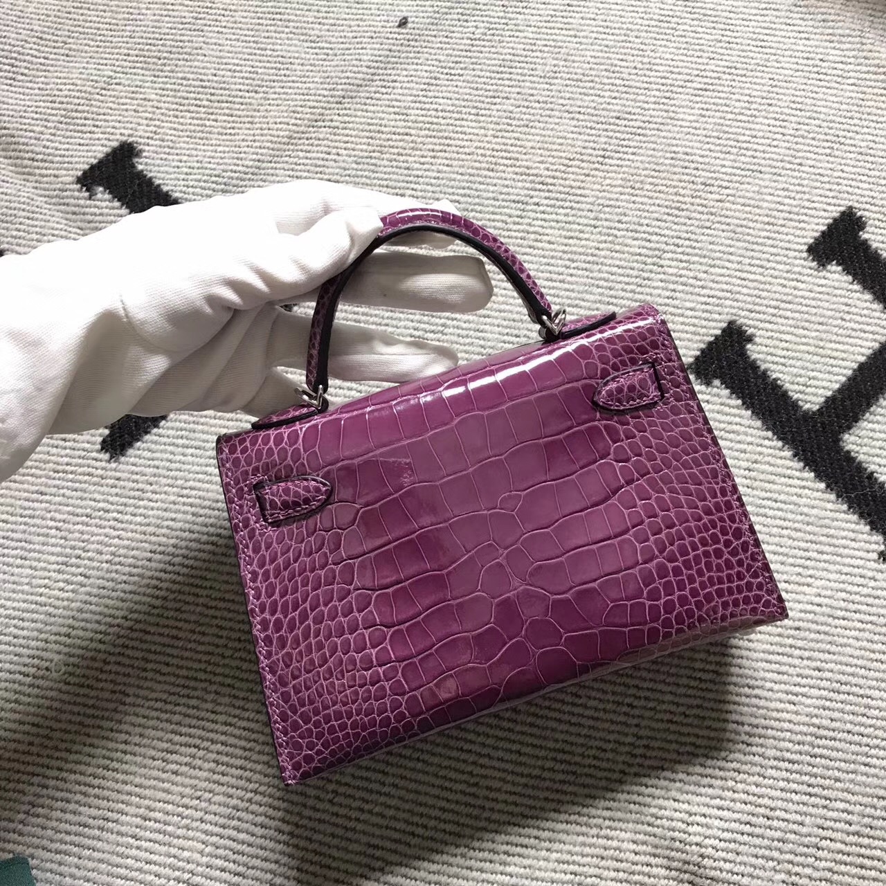 Hermès(爱马仕) Mini Kelly迷你凯莉 美洲紫色 银扣 2代-拉尔森鳄鱼皮具定制 - 爱马仕包包官网 Hermès(爱马仕) Mini Kelly迷你凯莉 美洲紫色 银扣 2代