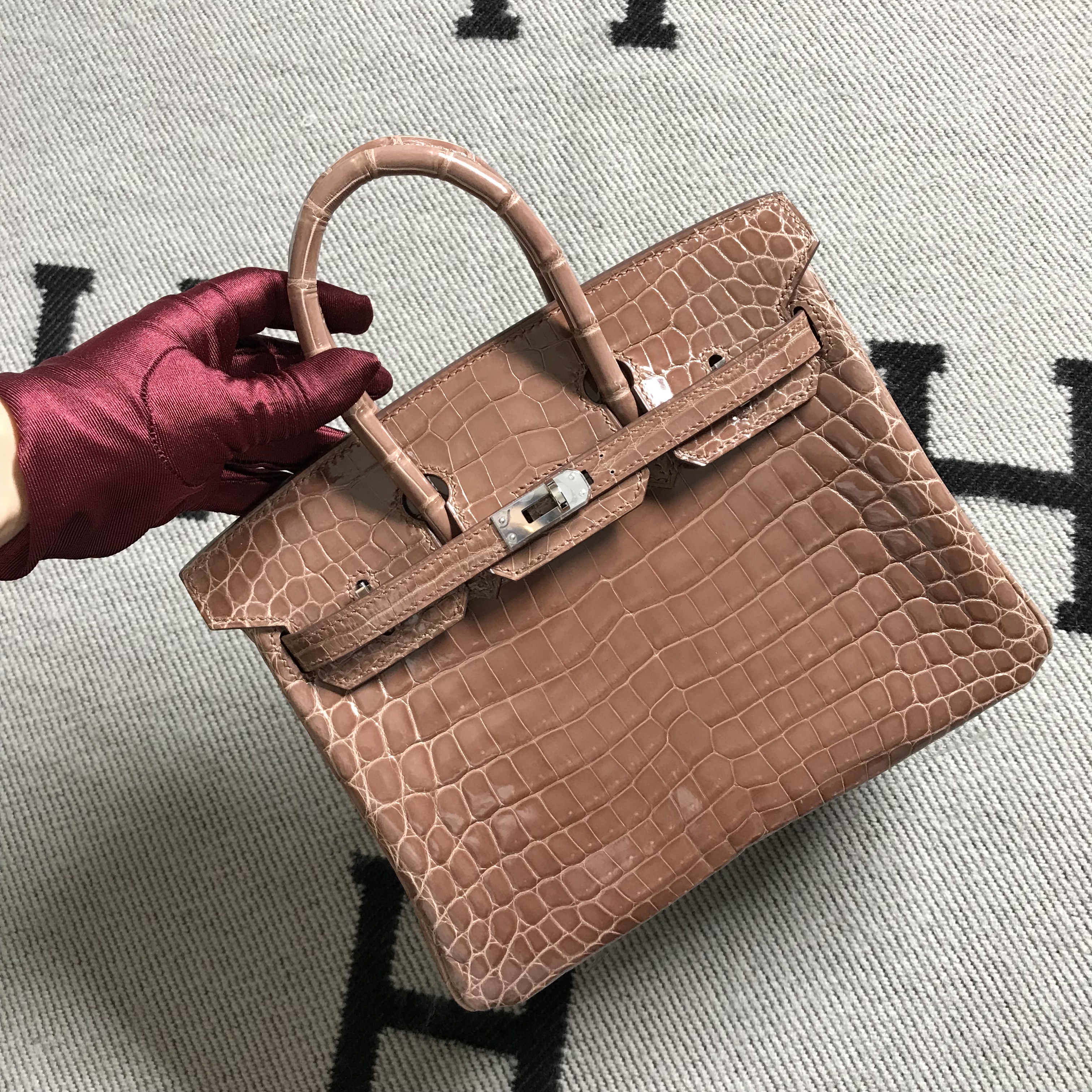Hermès（爱马仕）Birkin 铂金包 褐色 银扣 25cm