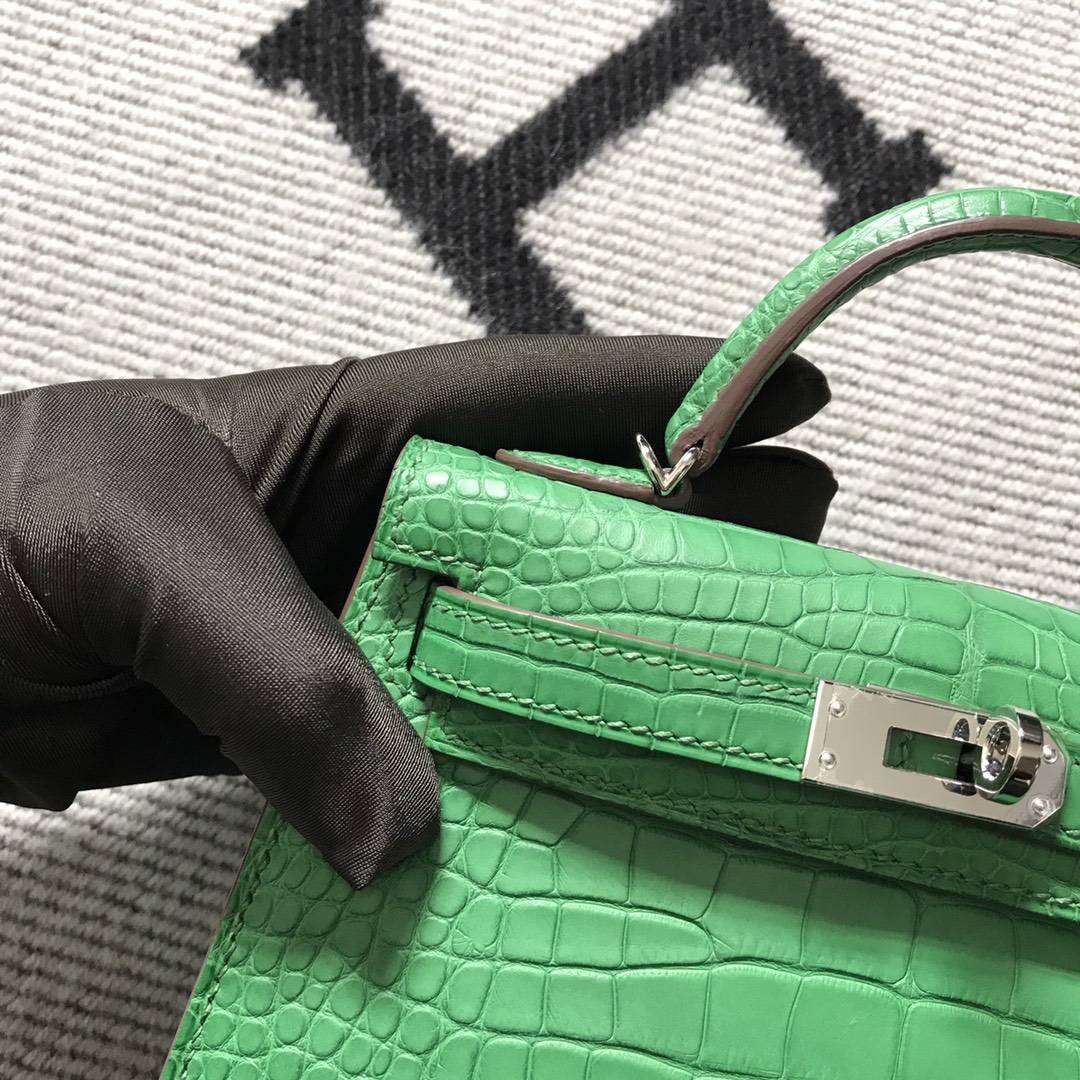 Hermès(爱马仕) Mini Kelly迷你凯莉 美洲仙人掌绿 银扣 2代-拉尔森鳄鱼皮具定制 - 爱马仕包包官网 Hermès(爱马仕) Mini Kelly迷你凯莉 美洲仙人掌绿 银扣 2代