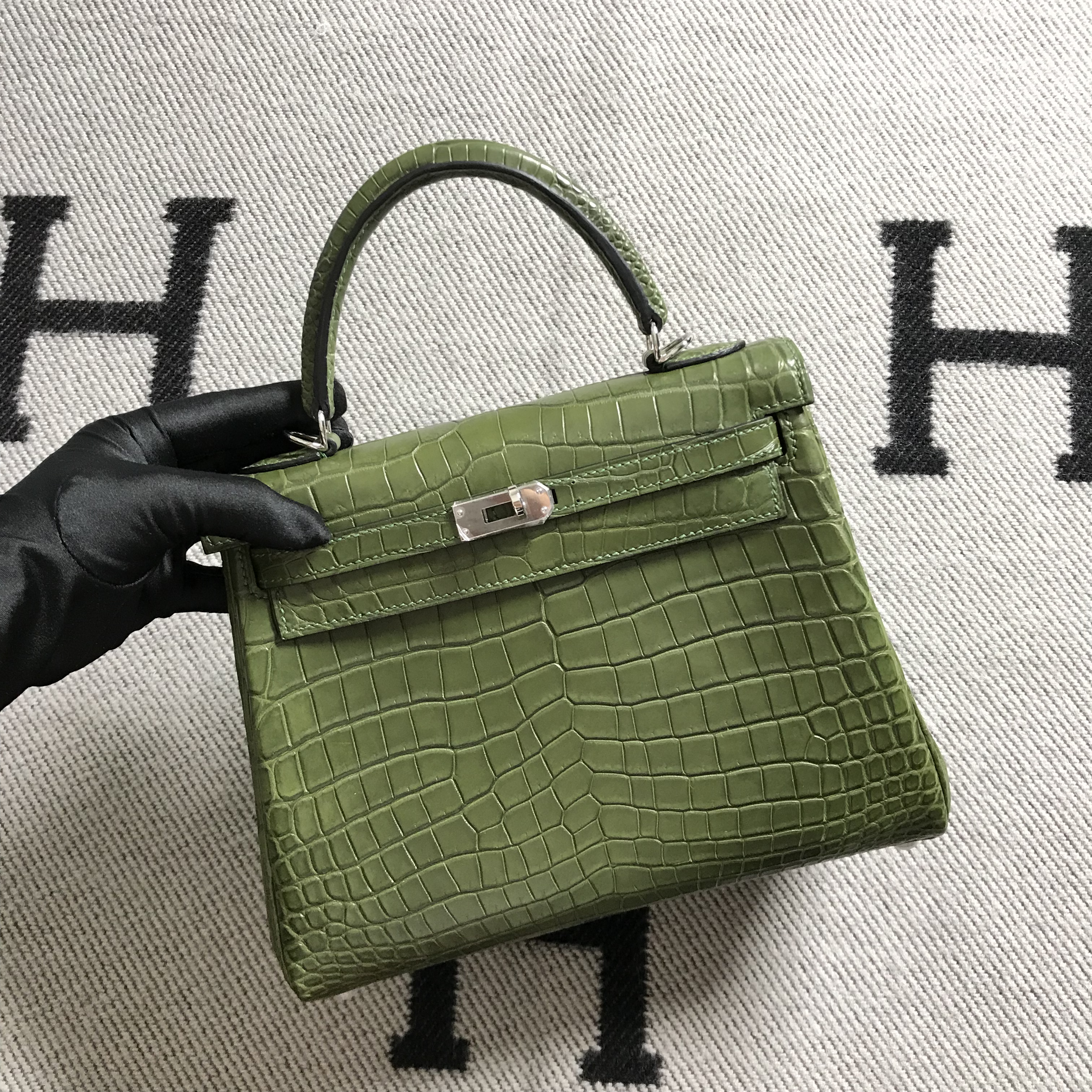 Hermès（爱马仕）Kelly 凯莉包 森林绿 雾面 银扣 25cm