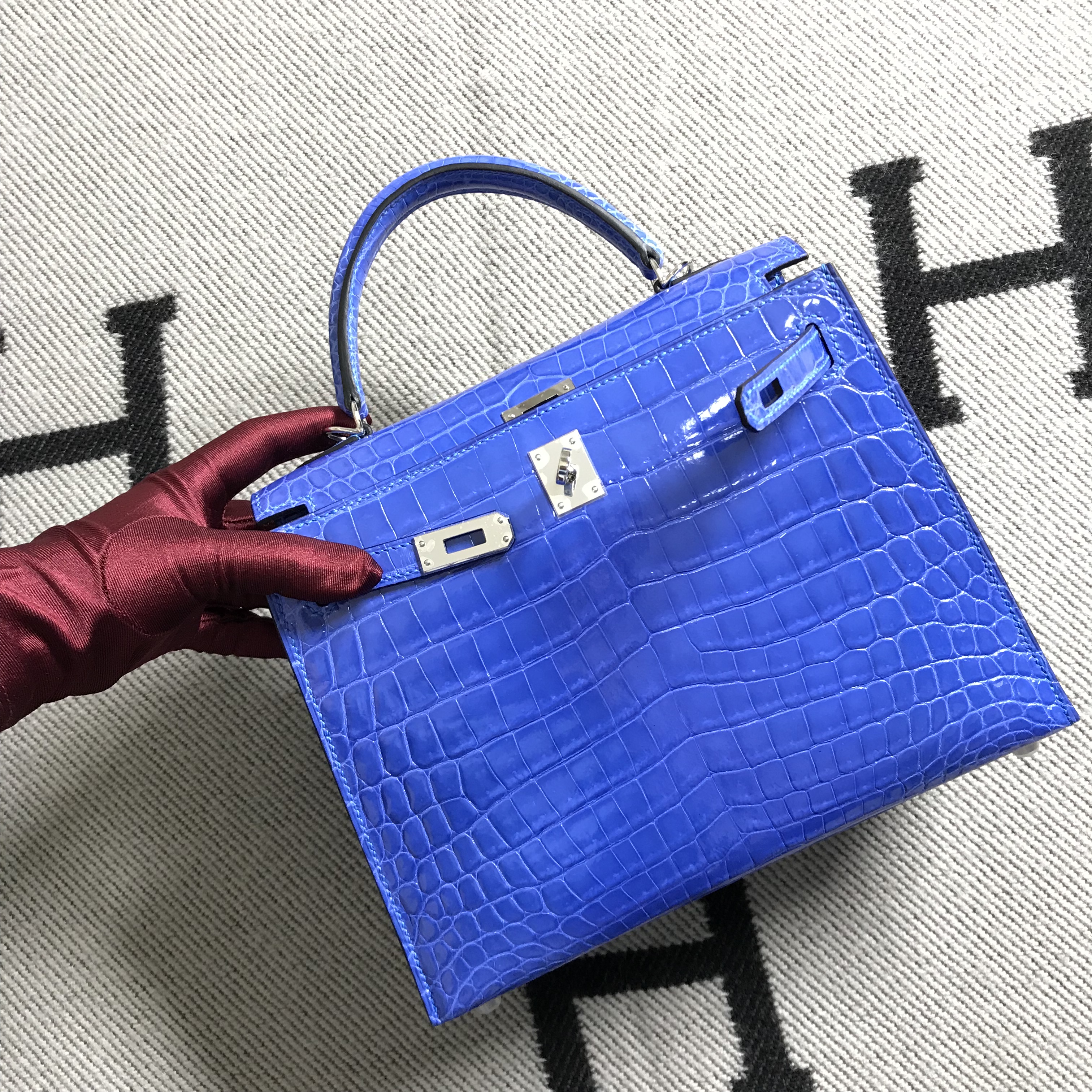 Hermès（爱马仕）Kelly 凯莉包 电光蓝 银扣 25cm