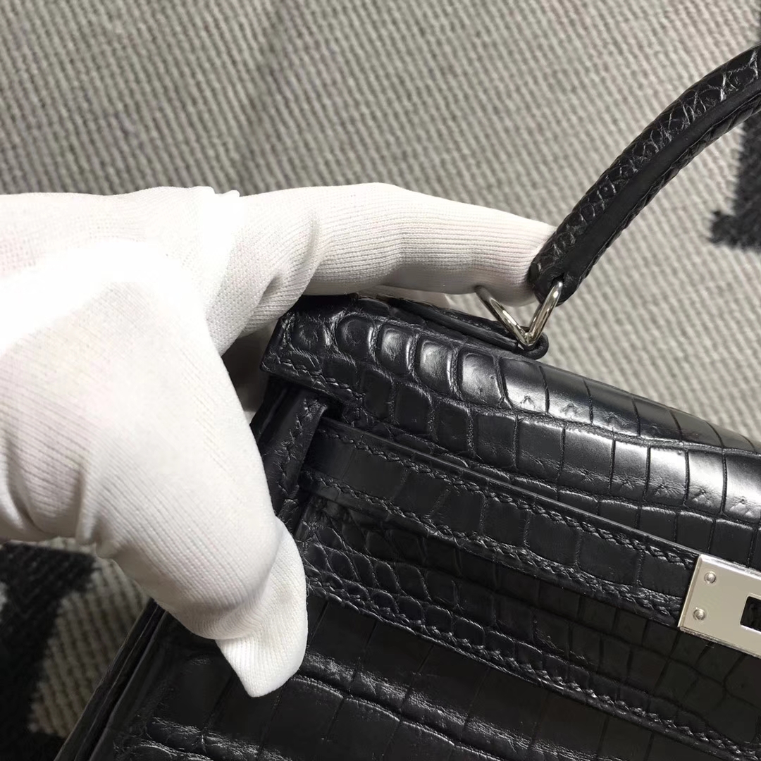 Hermès（爱马仕）Kelly 凯莉包 黑雾面 银扣 25cm