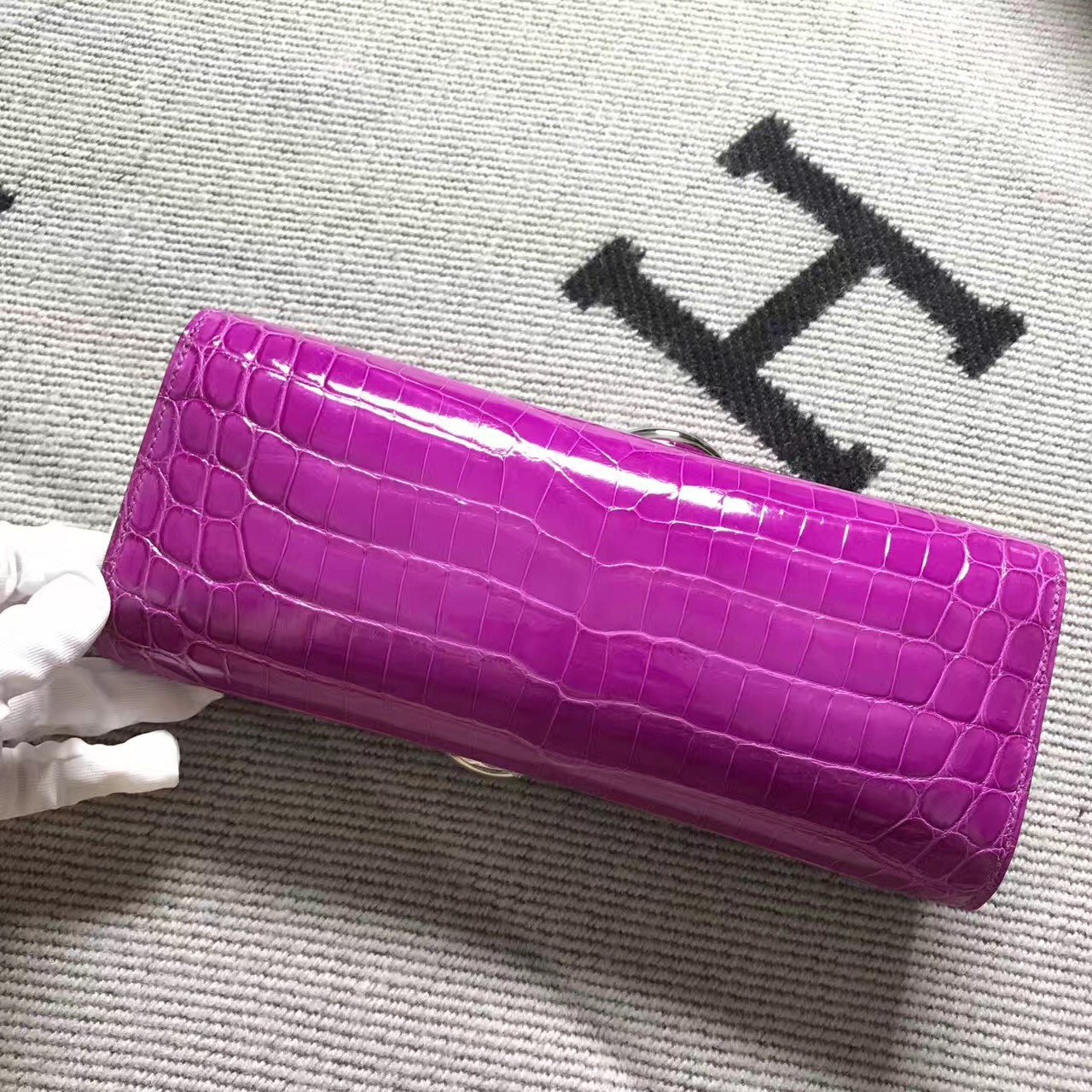 Hermès（爱马仕）猪鼻手包egee 鳄鱼亚光 桃红色 银扣