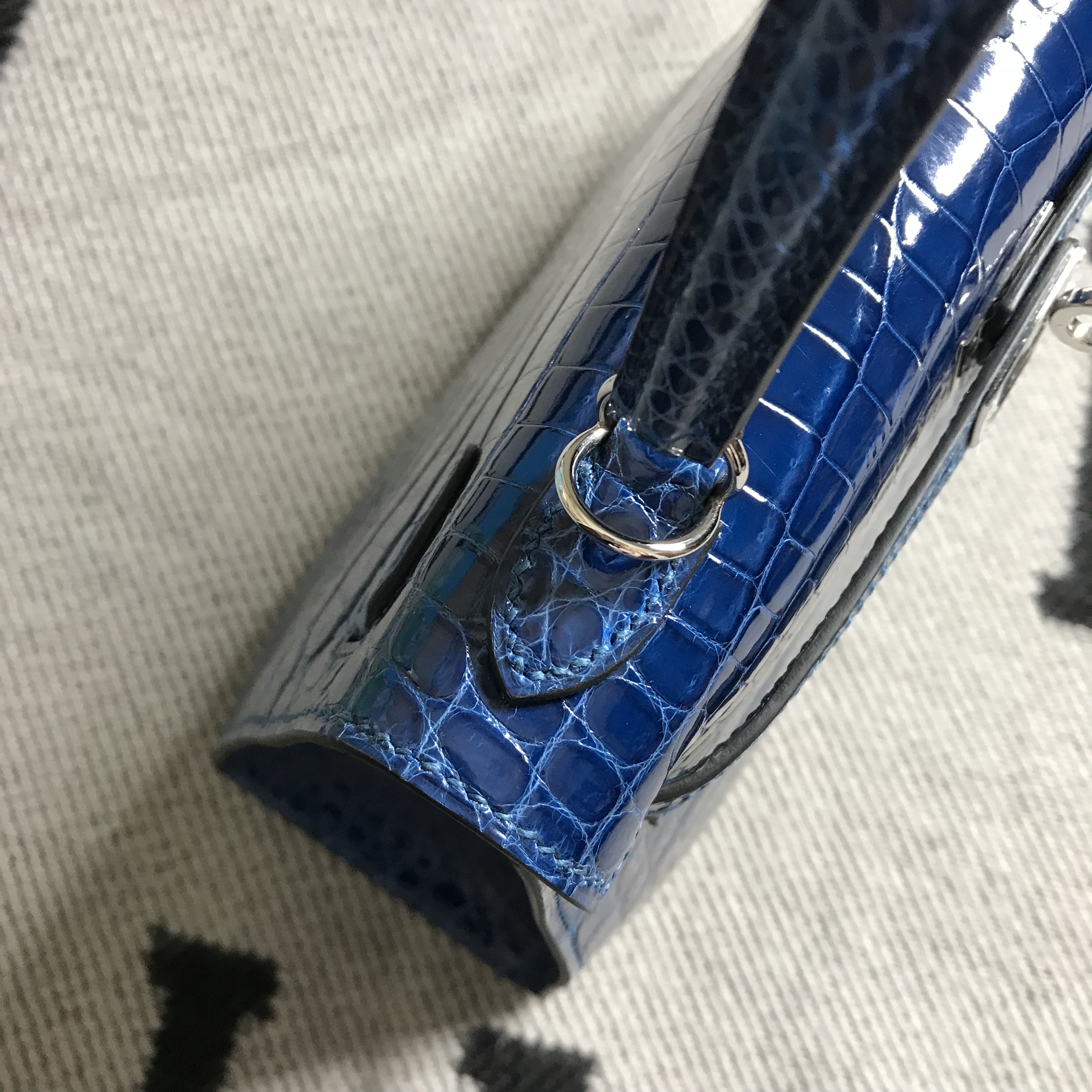 Hermès（爱马仕）Kelly 凯莉包 宝蓝色 银扣 25cm