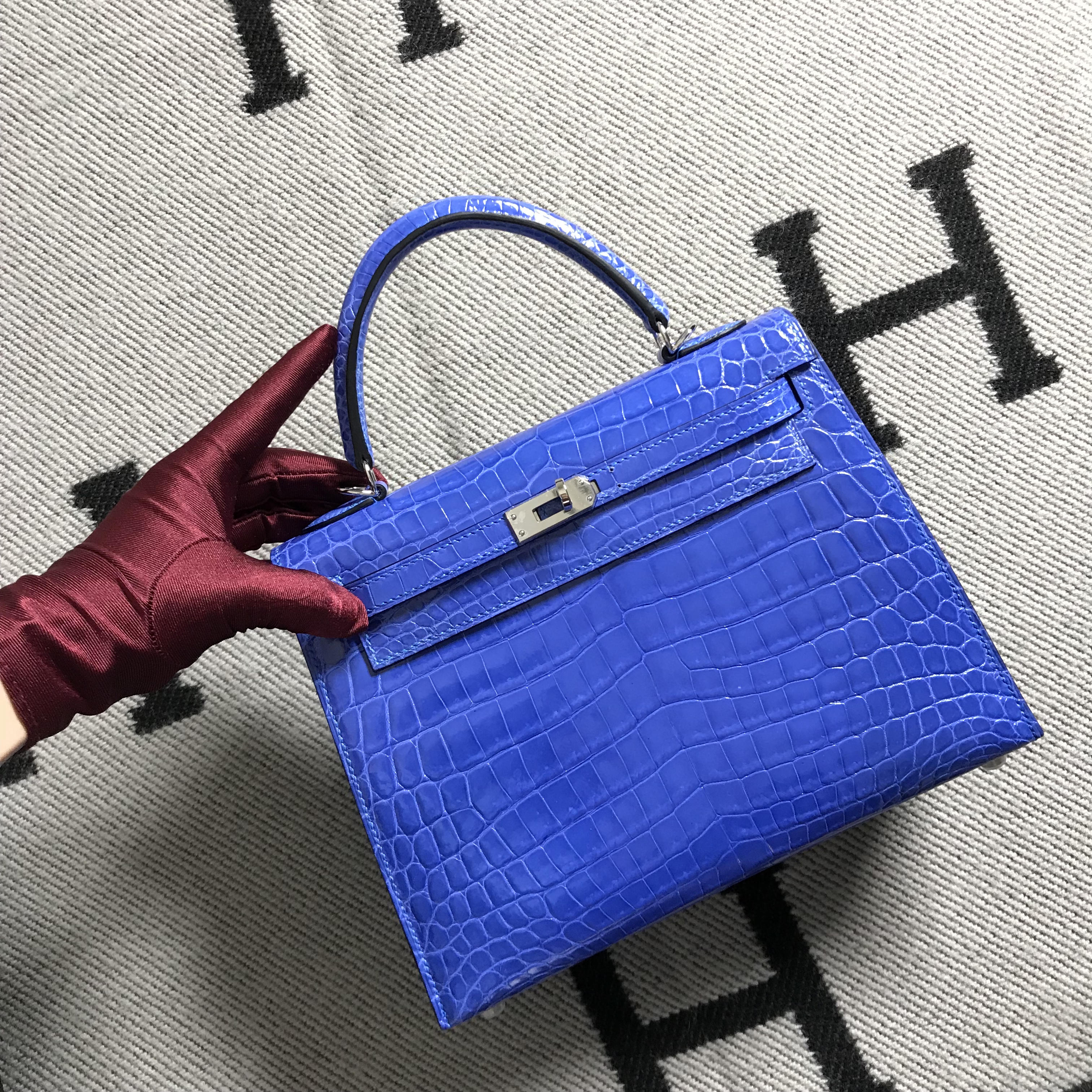 Hermès（爱马仕）Kelly 凯莉包 电光蓝 银扣 25cm