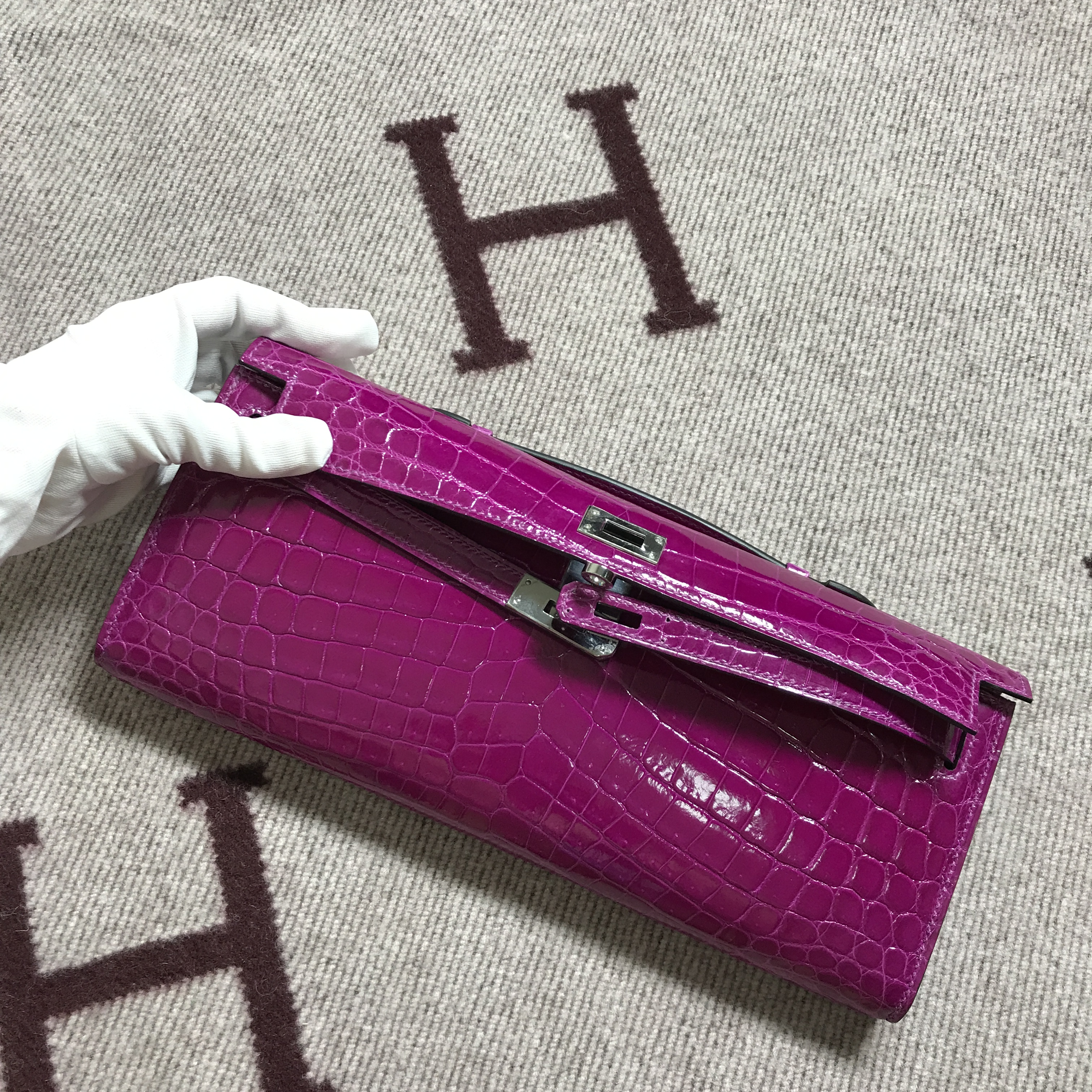 Hermès（爱马仕）Kelly Cut手包 紫红色 银扣 2代