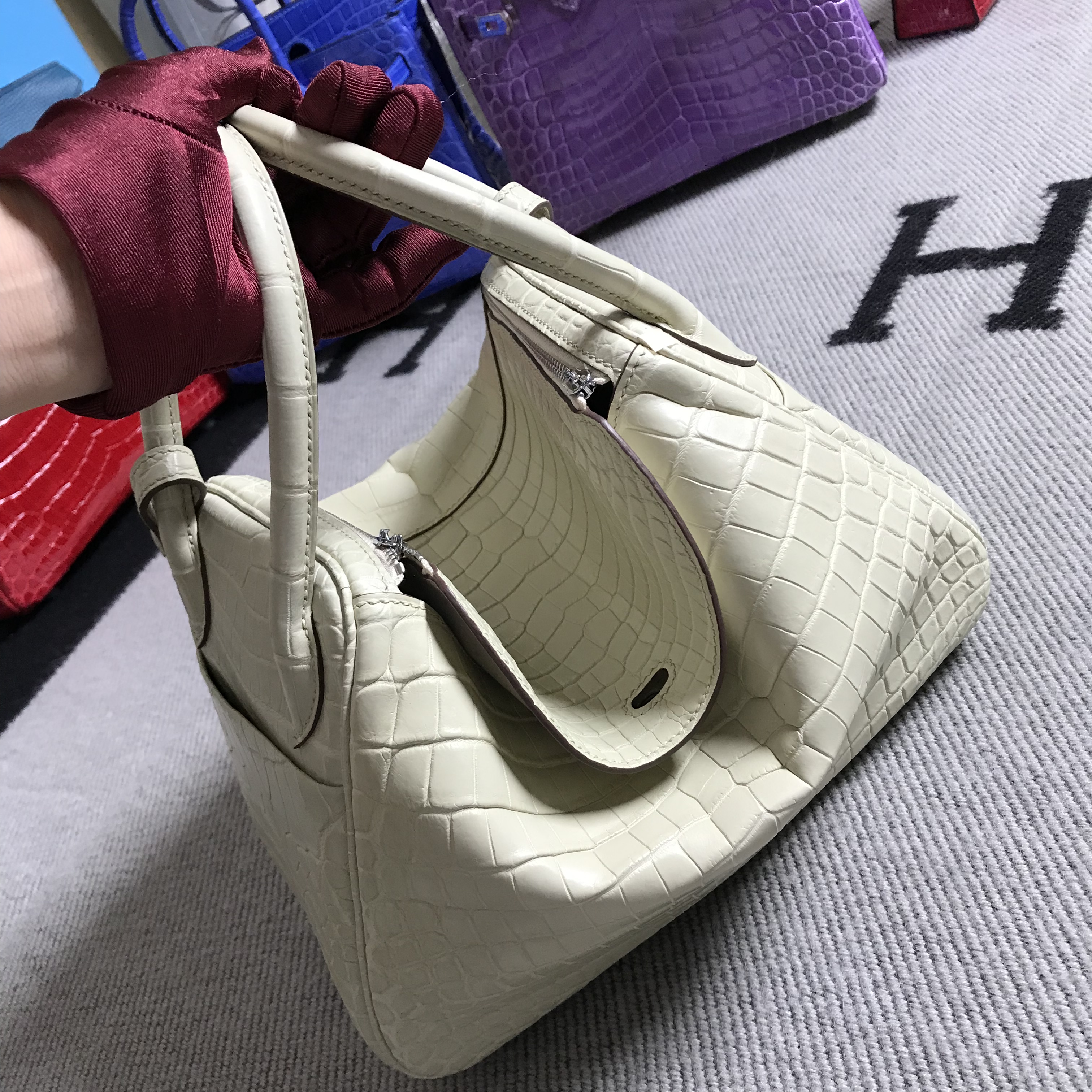 Hermès（爱马仕）新款 Lindy 琳迪包 米白色 银扣 26cm