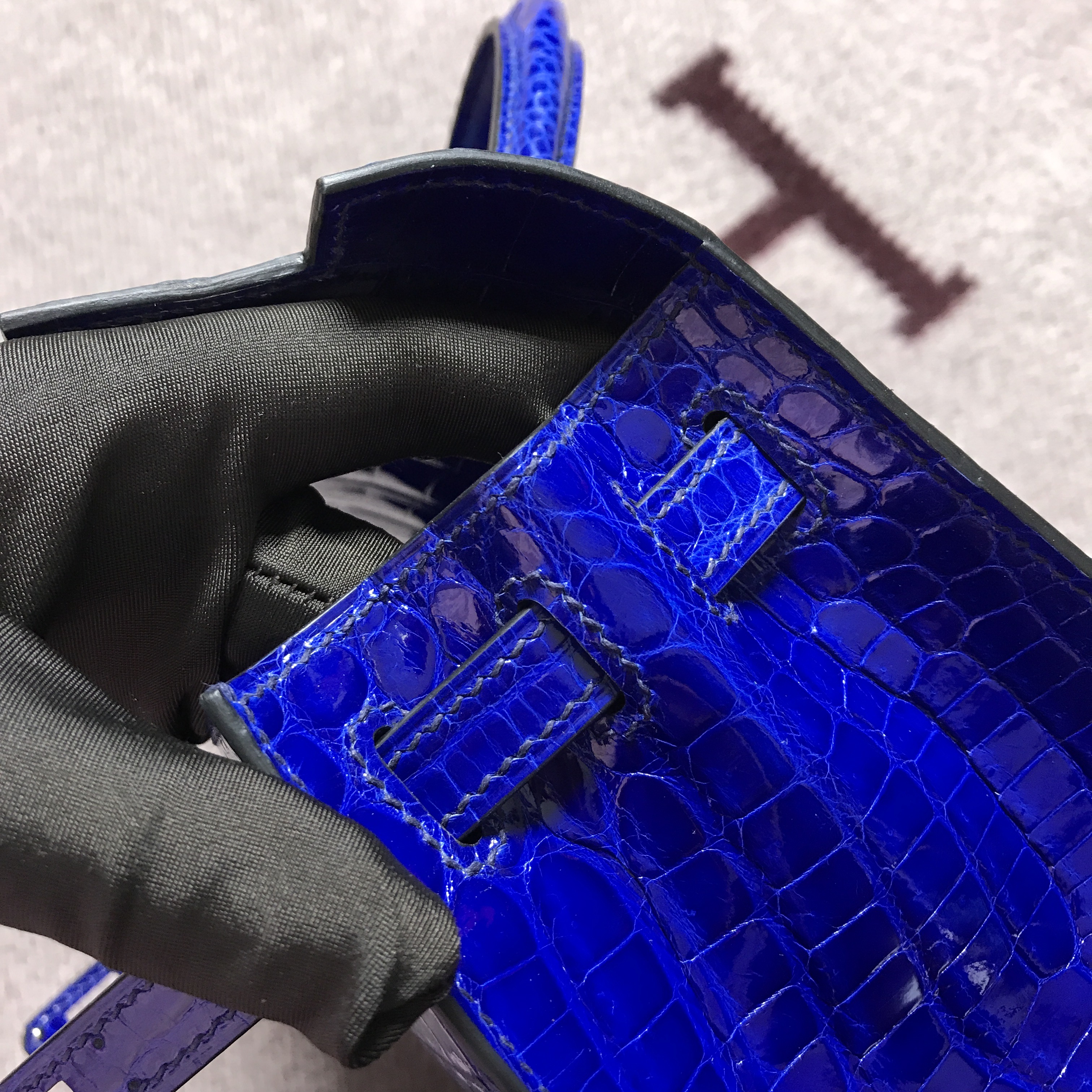 Hermès（爱马仕） Kelly 凯莉包 电光蓝 银扣 25cm