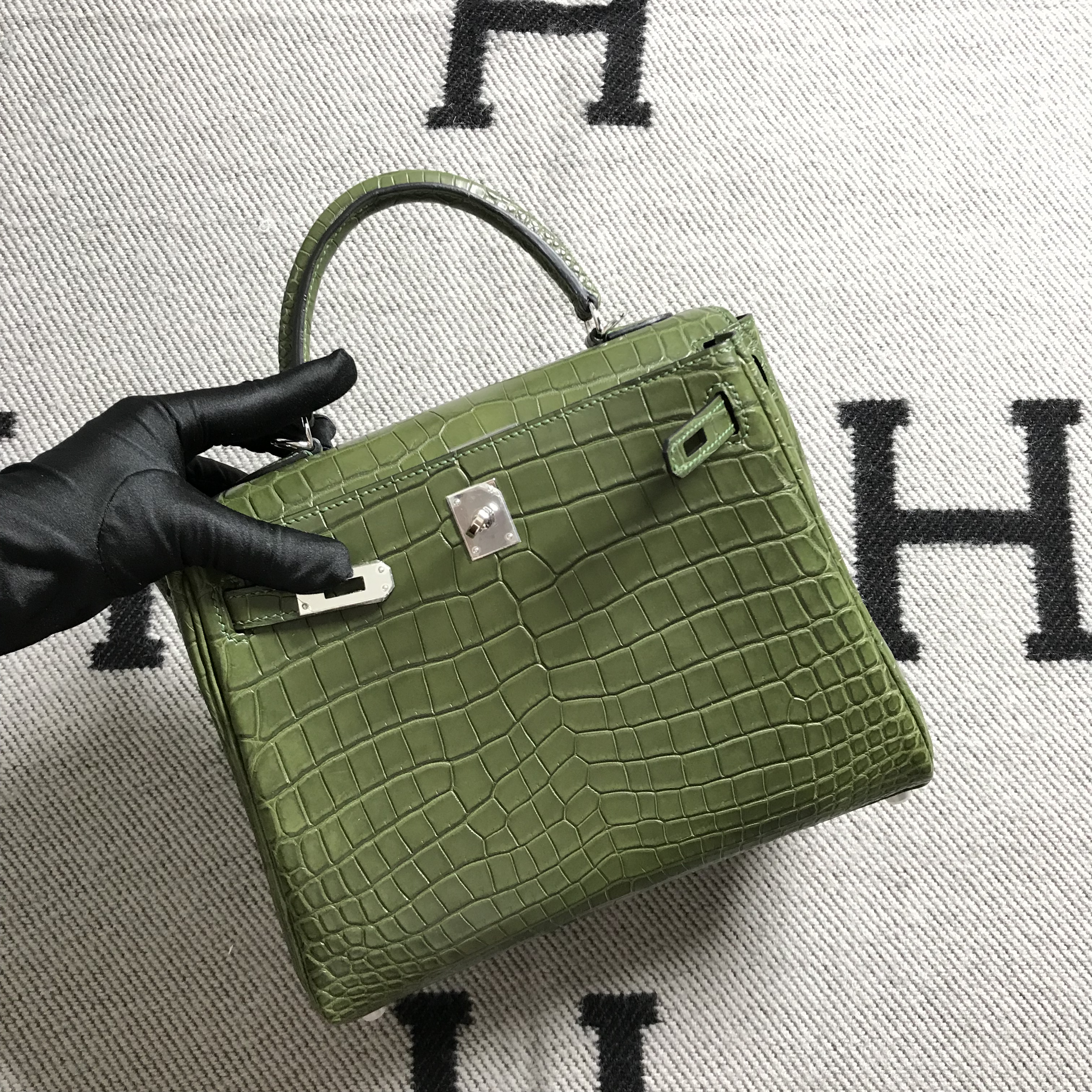 Hermès（爱马仕）Kelly 凯莉包 森林绿 雾面 银扣 25cm