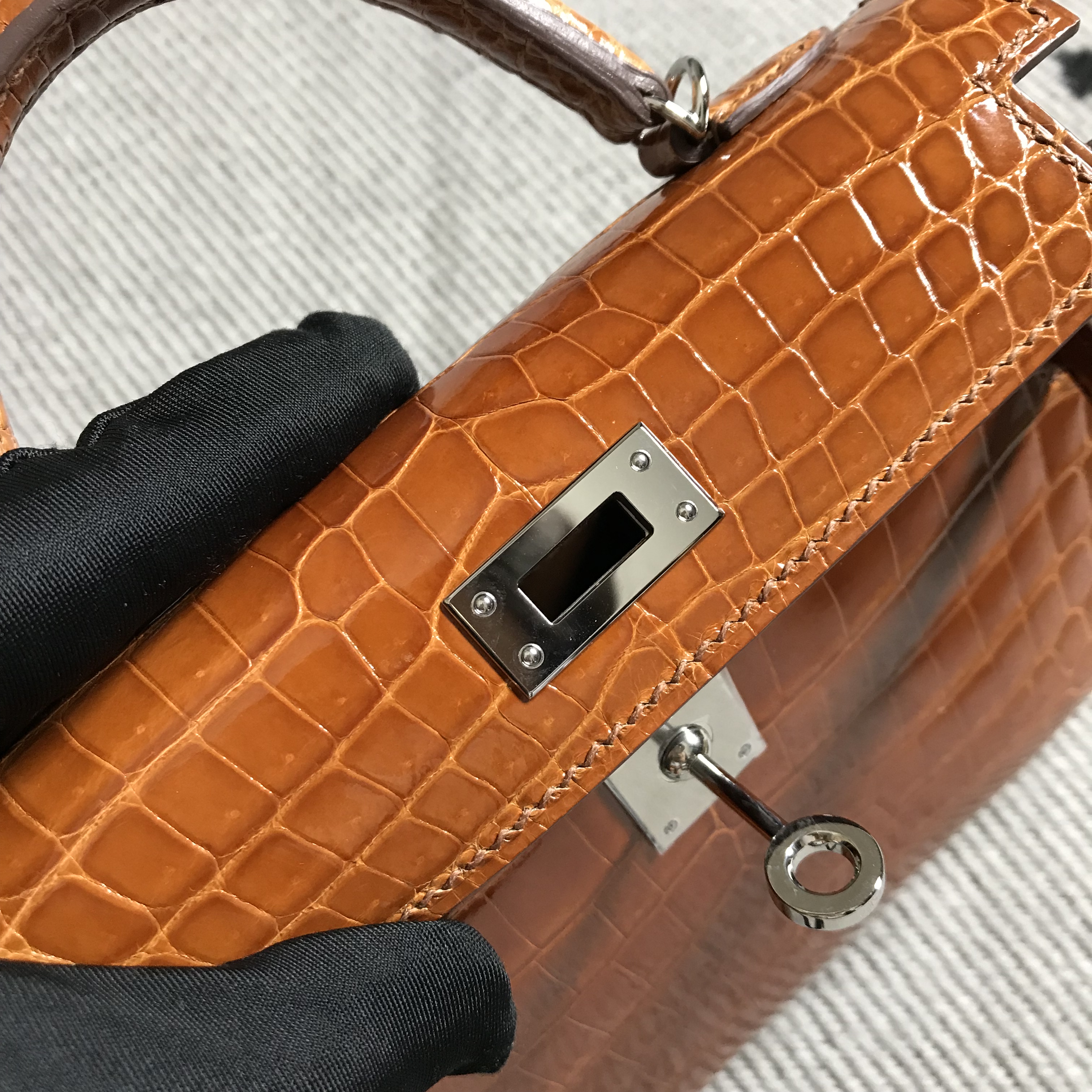 Hermès（爱马仕） Mini Kelly迷你凯莉 土黄色 银扣 2代