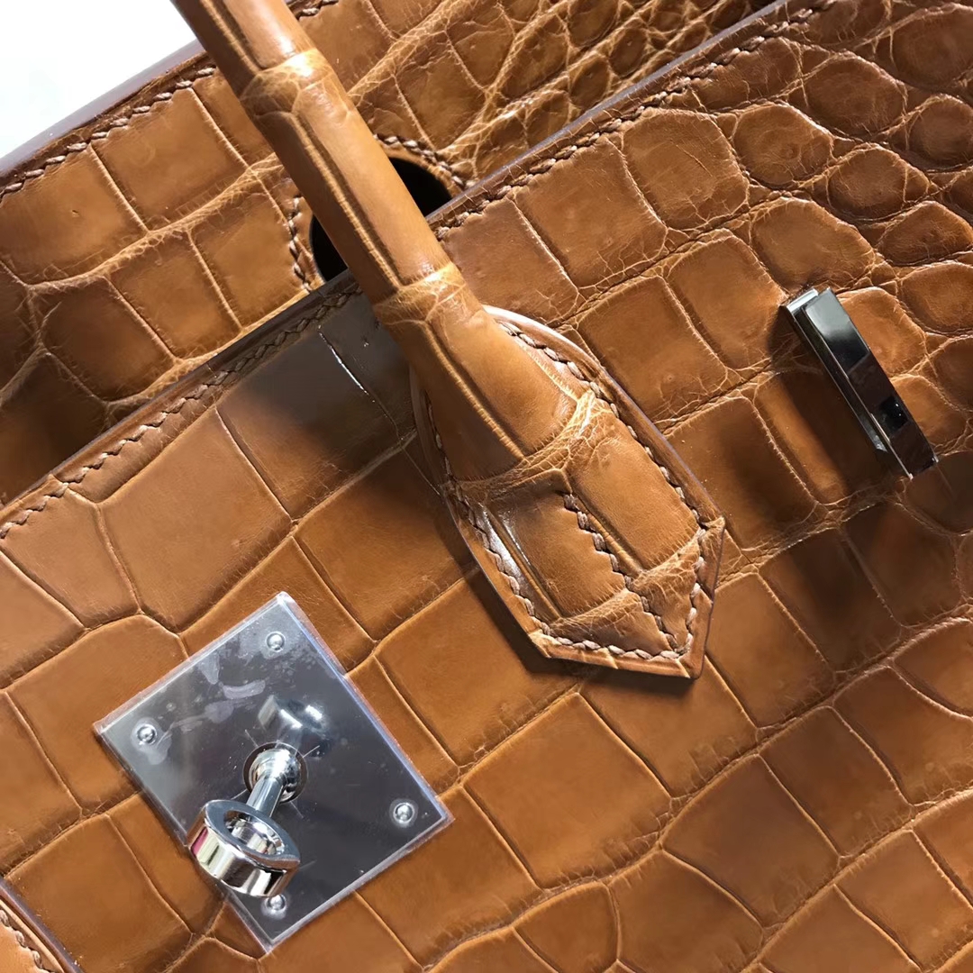 Hermès（爱马仕）Birkin 铂金包 咖啡色 鳄鱼皮 银扣 纯手工 30cm