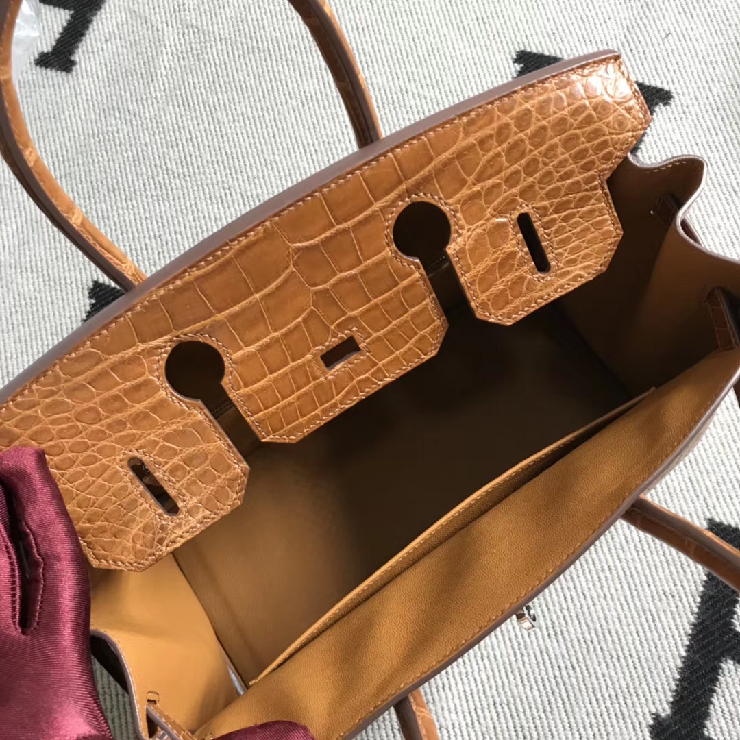 Hermès（爱马仕）Birkin 铂金包 咖啡色 鳄鱼皮 银扣 纯手工 30cm