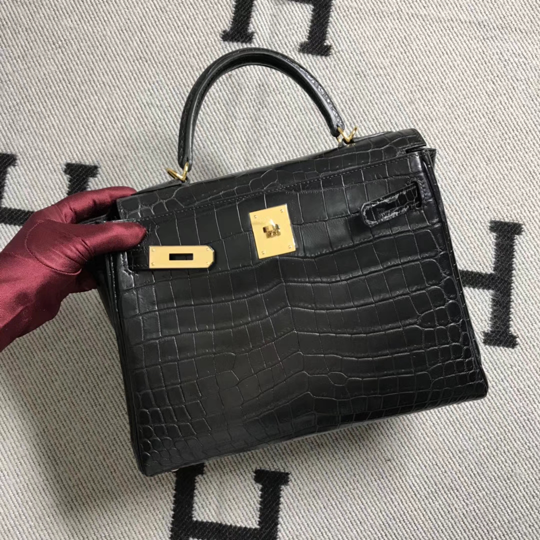 Hermès(爱马仕) Kelly凯莉包 亚黑 金扣 28cm-拉尔森鳄鱼皮具定制 - 爱马仕包包官网 Hermès(爱马仕) Kelly凯莉包 亚黑 金扣 28cm