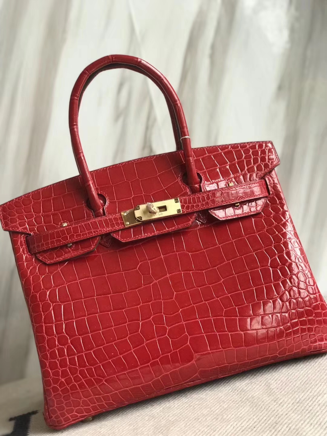 Hermès（爱马仕）Birkin30cm Porosus shiny 亮面澳洲湾鳄  ck95 法拉利红 Braise 金扣 现货