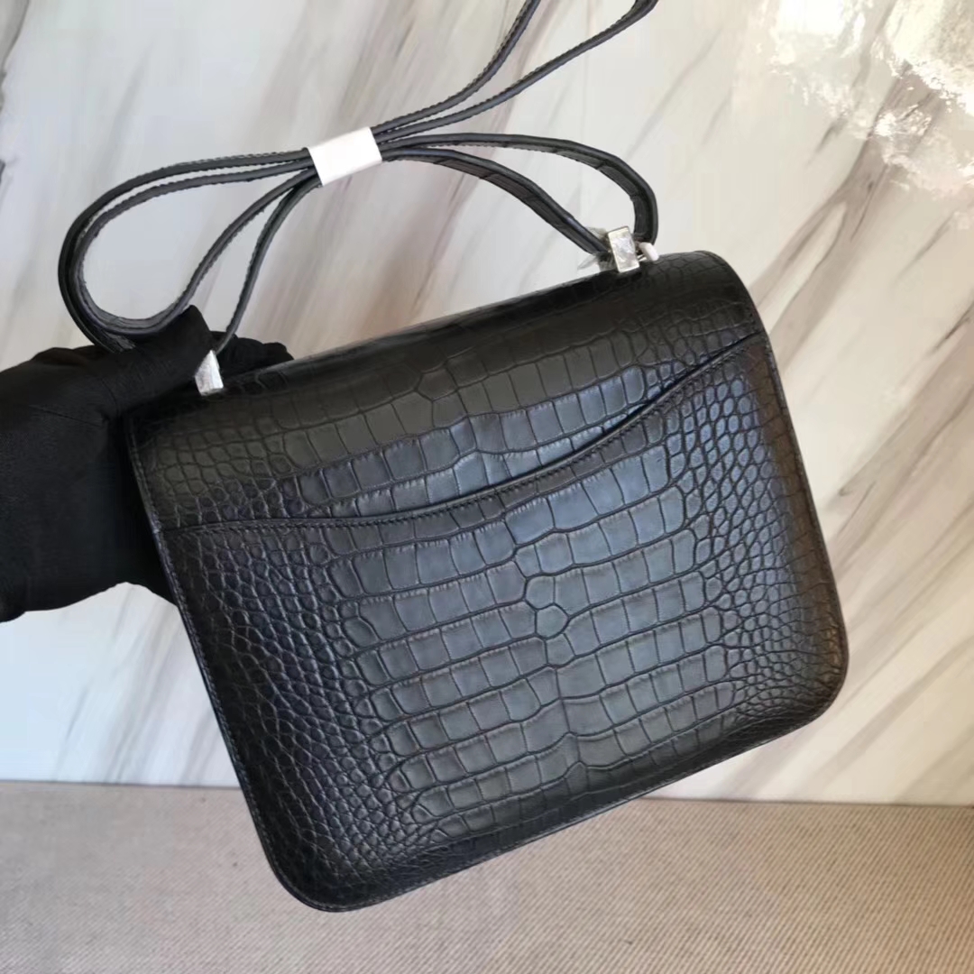 Hermès（爱马仕）Constance24cm Alligator matt 雾面鳄鱼  ck89 黑色 银扣