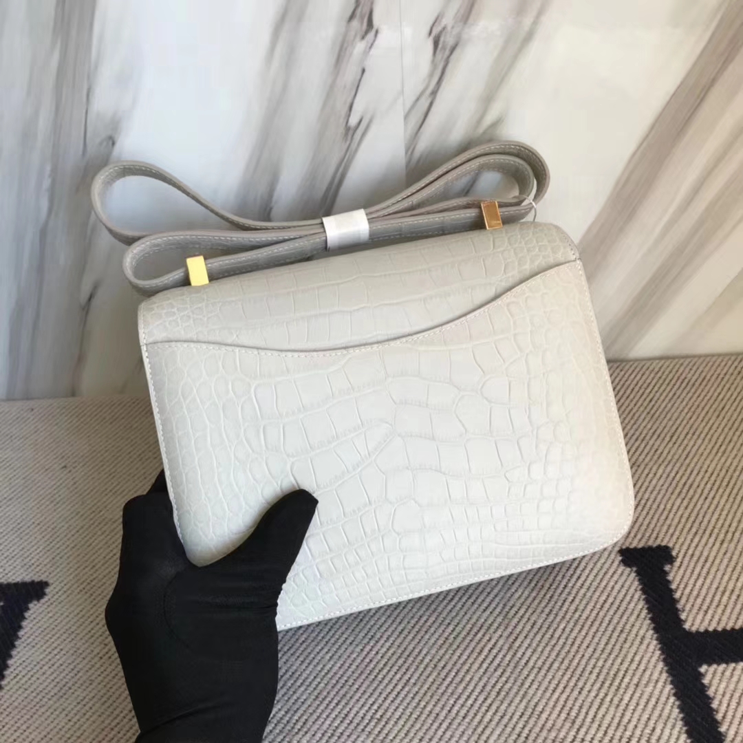 Hermès（爱马仕）Constance24cm Alligator matt 雾面鳄鱼  8L 奶油白 Beton 金扣