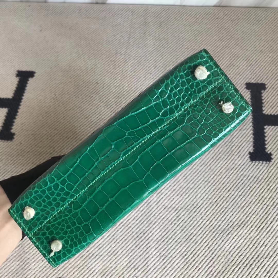 Hermès（爱马仕）Minikelly ll Alligator shiny 亮面鳄鱼 6Ｑ 翡翠绿 银扣