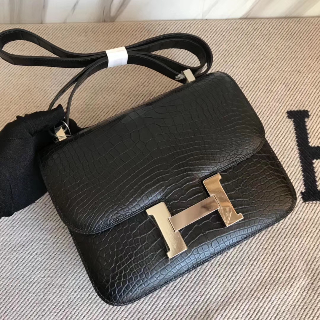 Hermès（爱马仕）Constance24cm Alligator matt 雾面鳄鱼  ck89 黑色 银扣