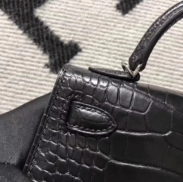 Hermès（爱马仕）经典黑银 mini 2代 美洲鳄鱼雾面 推荐首选