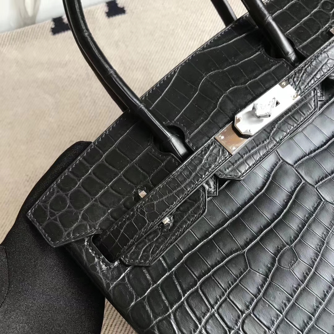 Hermès（爱马仕）Birkin30cm Crocodile matt 雾面鳄鱼 ck89 黑色 银扣 黑色超帅气