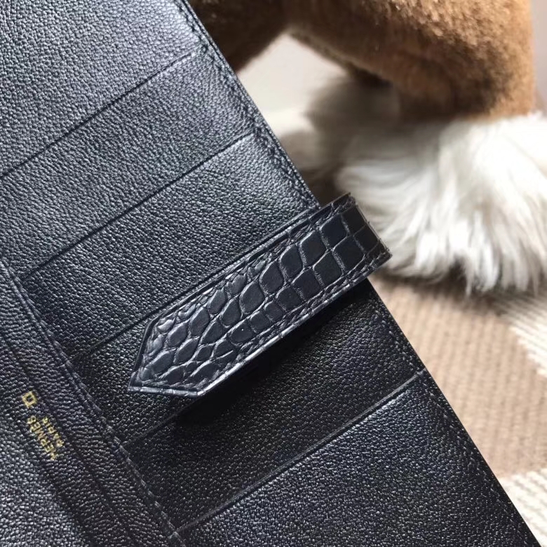 Hermès（爱马仕）bearn两折钱夹雾面黑金 nior ck89 经典不衰的颜色