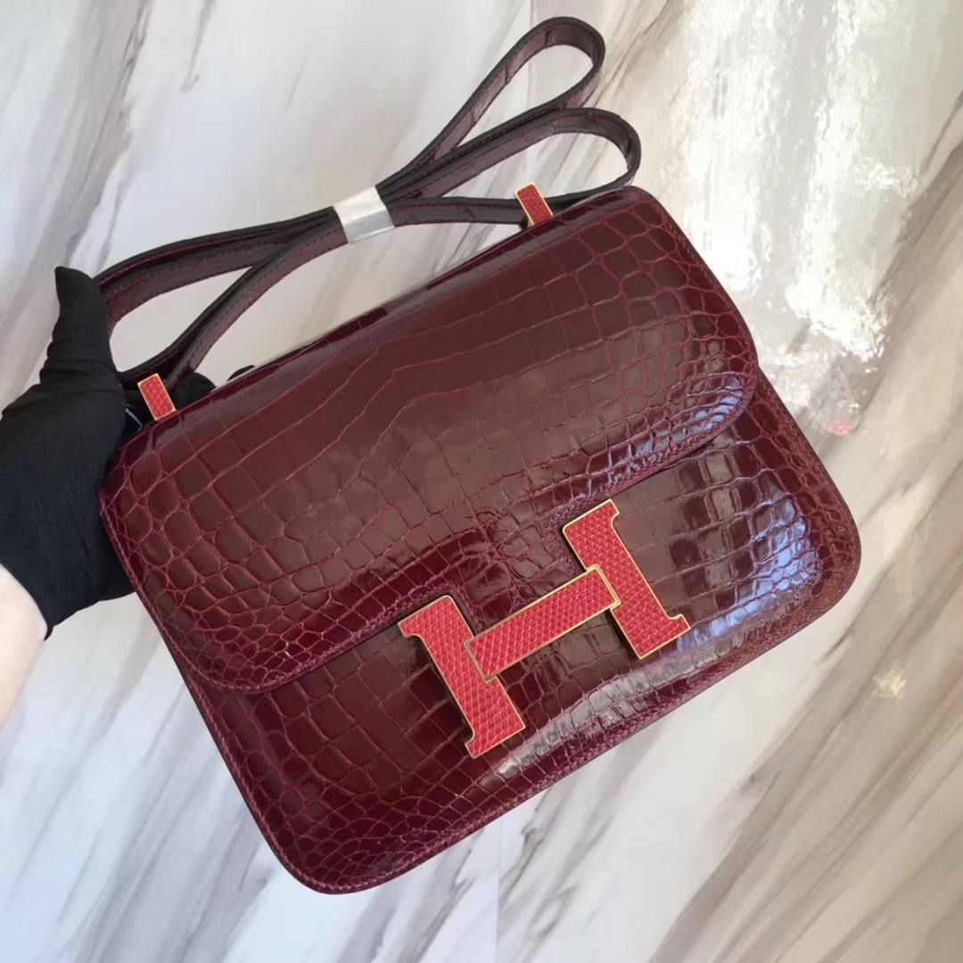 Hermès（爱马仕）Constance24cm Crocodile shiny 亮面鳄鱼 F5 新酒红  勃艮第酒红  蜥蜴扣 金扣