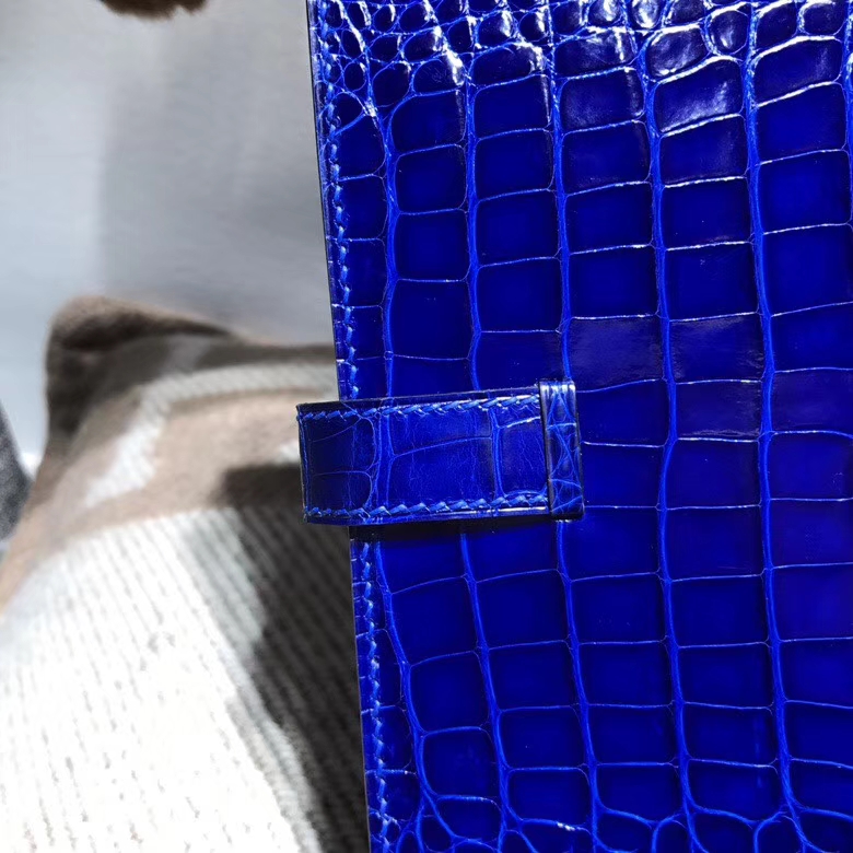 Hermès（爱马仕）Bearn两折钱夹 7T Blue Electric电光蓝 最经典的蓝色 银扣