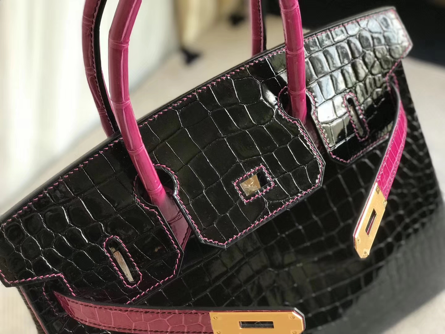 Hermès（爱马仕）Birkin30cm Porosus shiny 亮面澳洲湾鳄 ck89 黑色拼天方夜谭粉紫 拉丝金扣 马蹄印