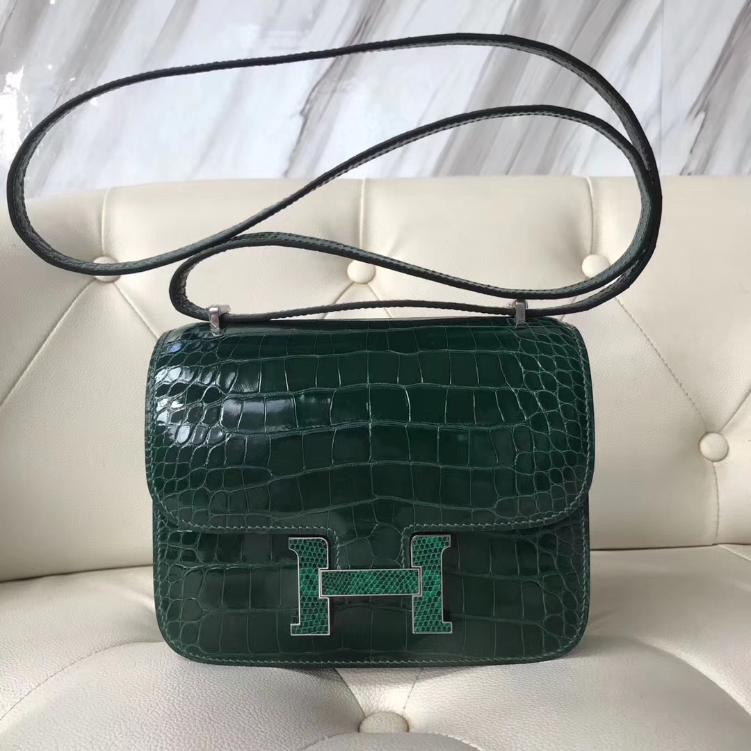 Hermès（爱马仕）Constance18cm Alligator shiny 亮面鳄鱼 ck67 祖母绿蜥蜴扣 银扣 限量现货