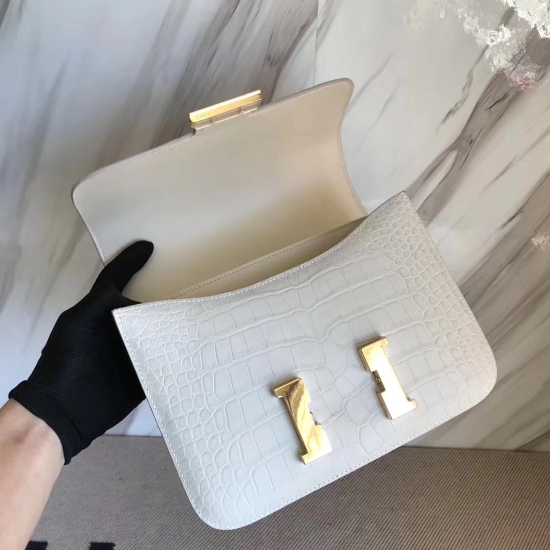 Hermès（爱马仕）Constance24cm Alligator matt 雾面鳄鱼  8L 奶油白 Beton 金扣