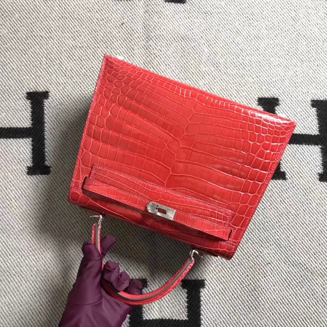 Hermès（爱马仕）亮面鳄鱼两点 银扣 法拉利红色