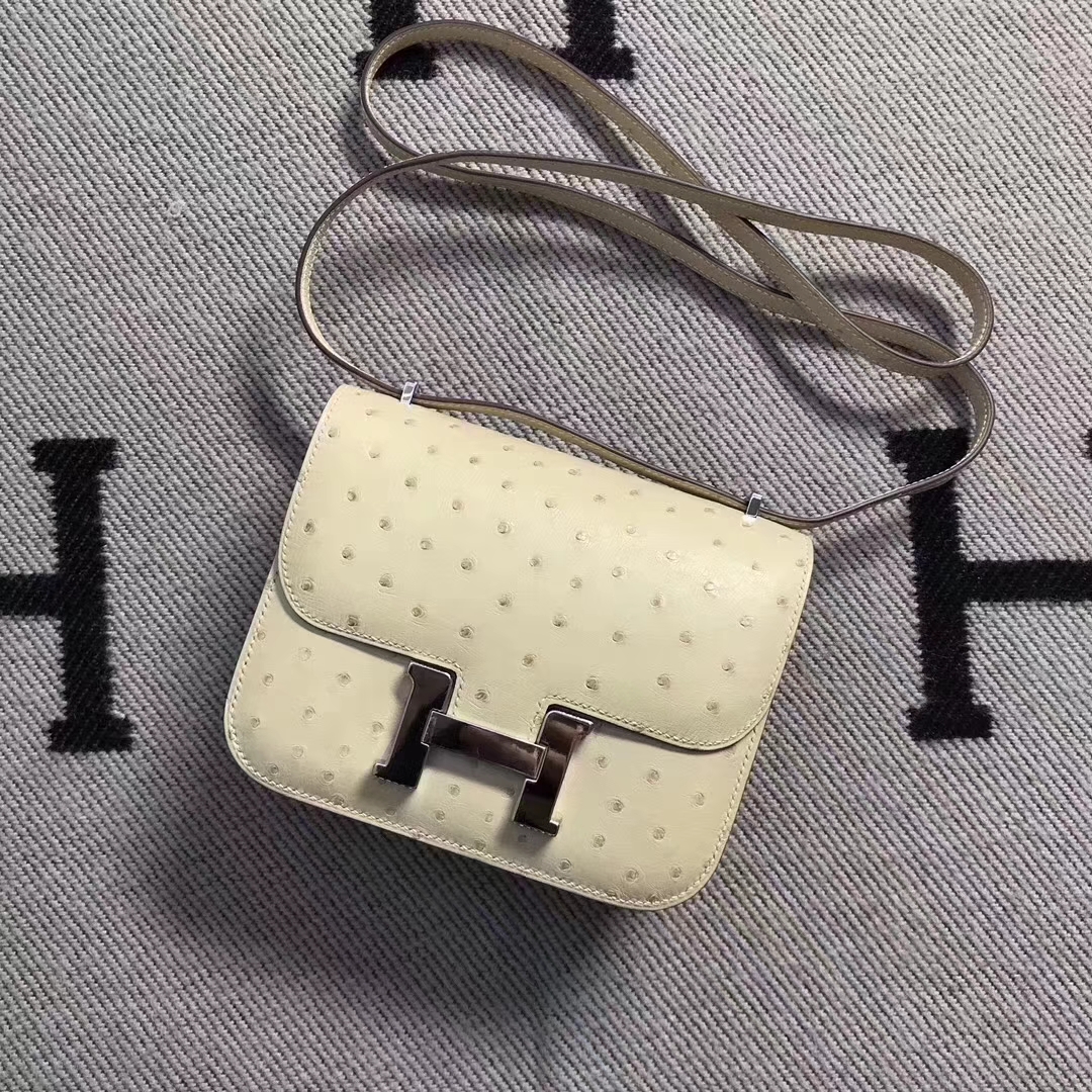 Hermès(爱马仕)南非鸵鸟皮 constance 19cm 银扣 羊毛白-拉尔森鳄鱼皮具定制 - 爱马仕包包官网 Hermès(爱马仕)南非鸵鸟皮 constance 19cm 银扣 羊毛白