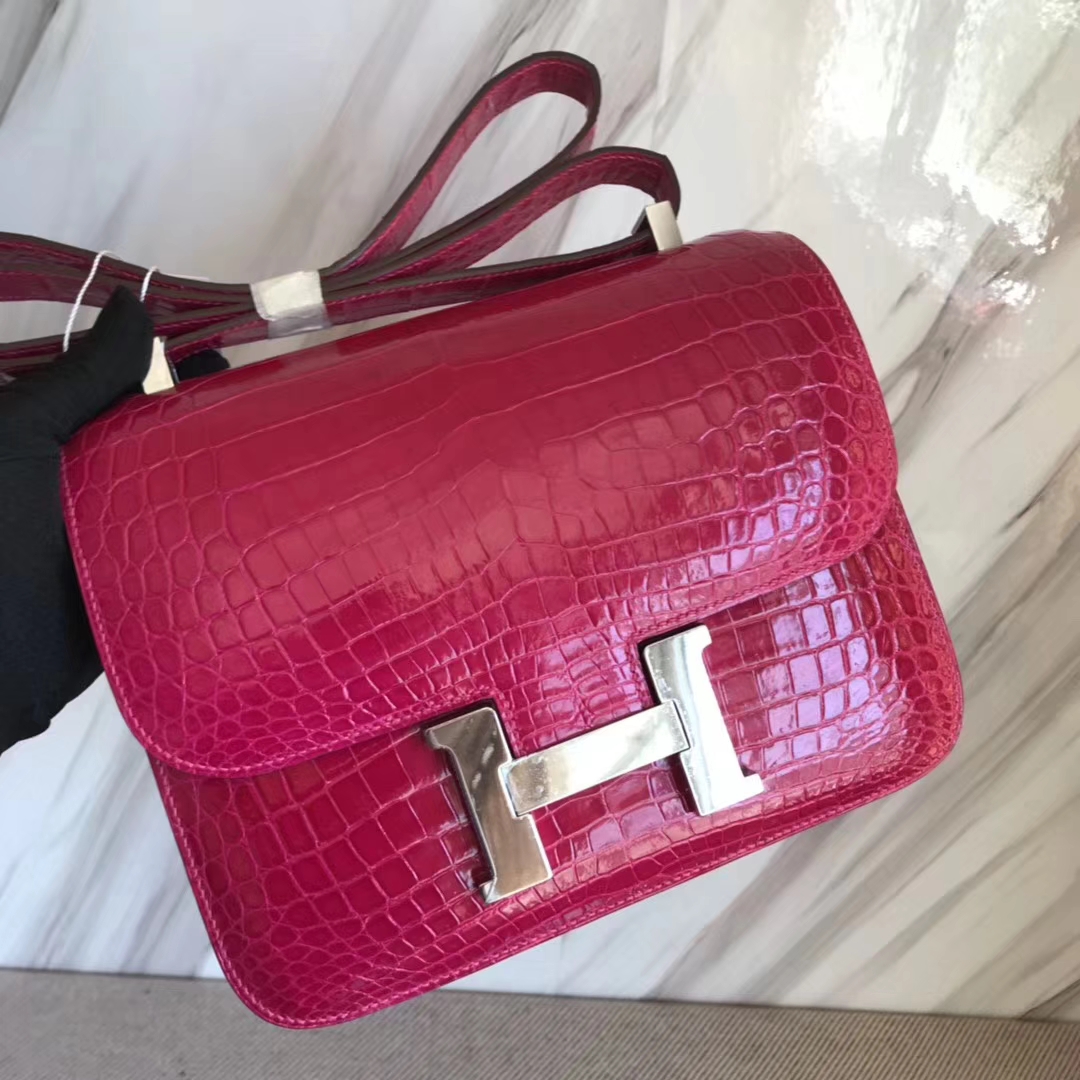 Hermès(爱马仕)Constance24cm Crocodile shiny 亮面鳄鱼 J5 天方夜谭粉紫 银扣-拉尔森鳄鱼皮具定制 - 爱马仕包包官网 Hermès(爱马仕)Constance24cm Crocodile shiny 亮面鳄鱼 J5 天方夜谭粉紫 银扣