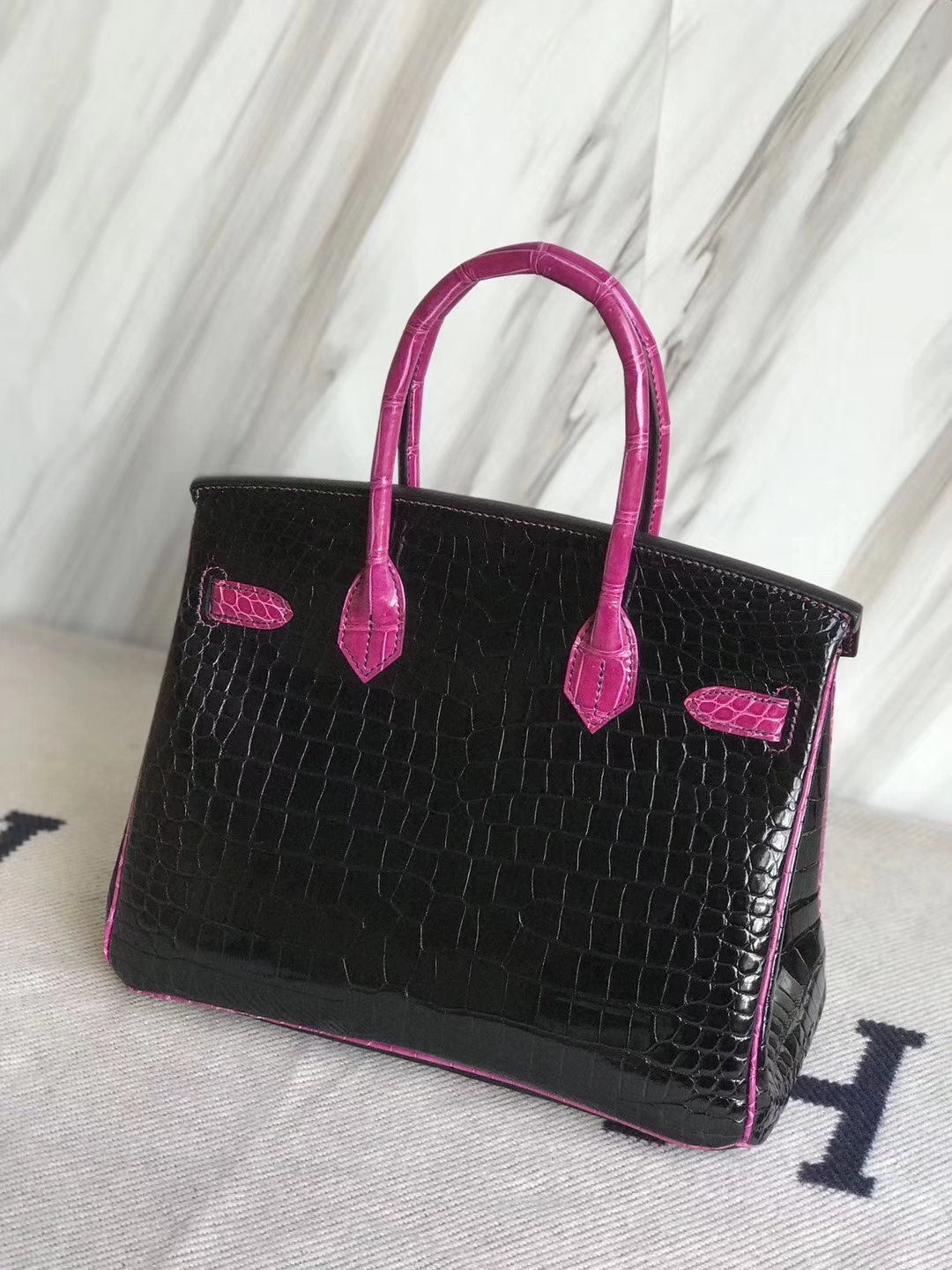 Hermès（爱马仕）Birkin30cm Porosus shiny 亮面澳洲湾鳄 ck89 黑色拼天方夜谭粉紫 拉丝金扣 马蹄印