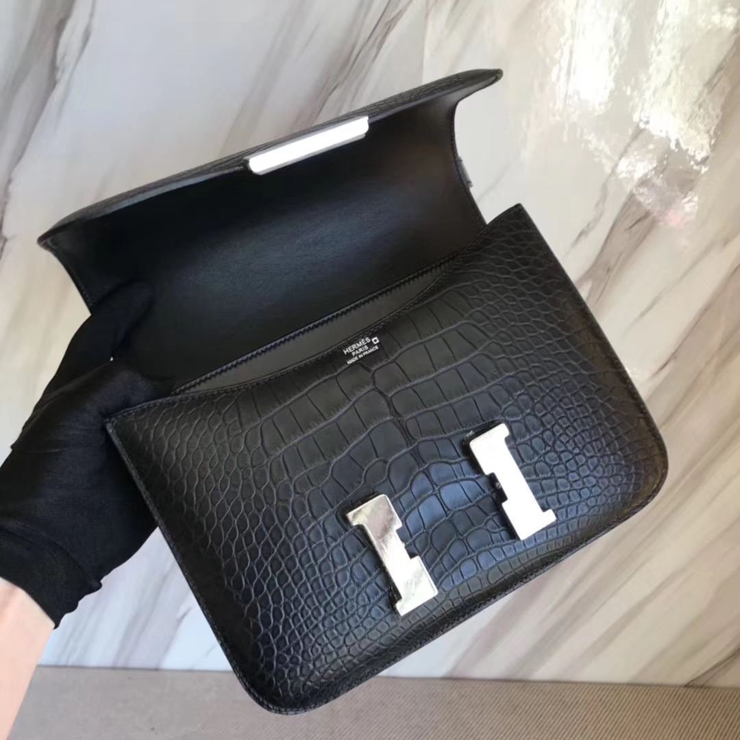 Hermès(爱马仕)Constance24cm Alligator matt 雾面鳄鱼 ck89 黑色 银扣-拉尔森鳄鱼皮具定制 - 爱马仕包包官网 Hermès(爱马仕)Constance24cm Alligator matt 雾面鳄鱼 ck89 黑色 银扣