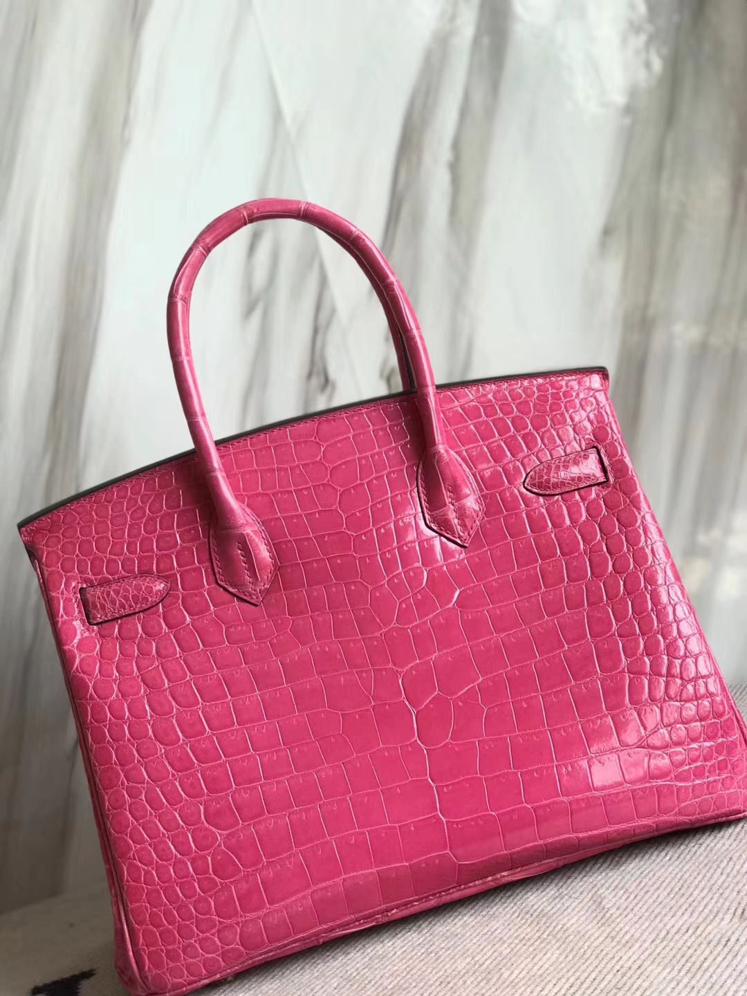 Hermès（爱马仕）Birkin30cm Porosus shiny 亮面澳洲湾鳄  E5 桃粉 金扣  品相超赞  现货