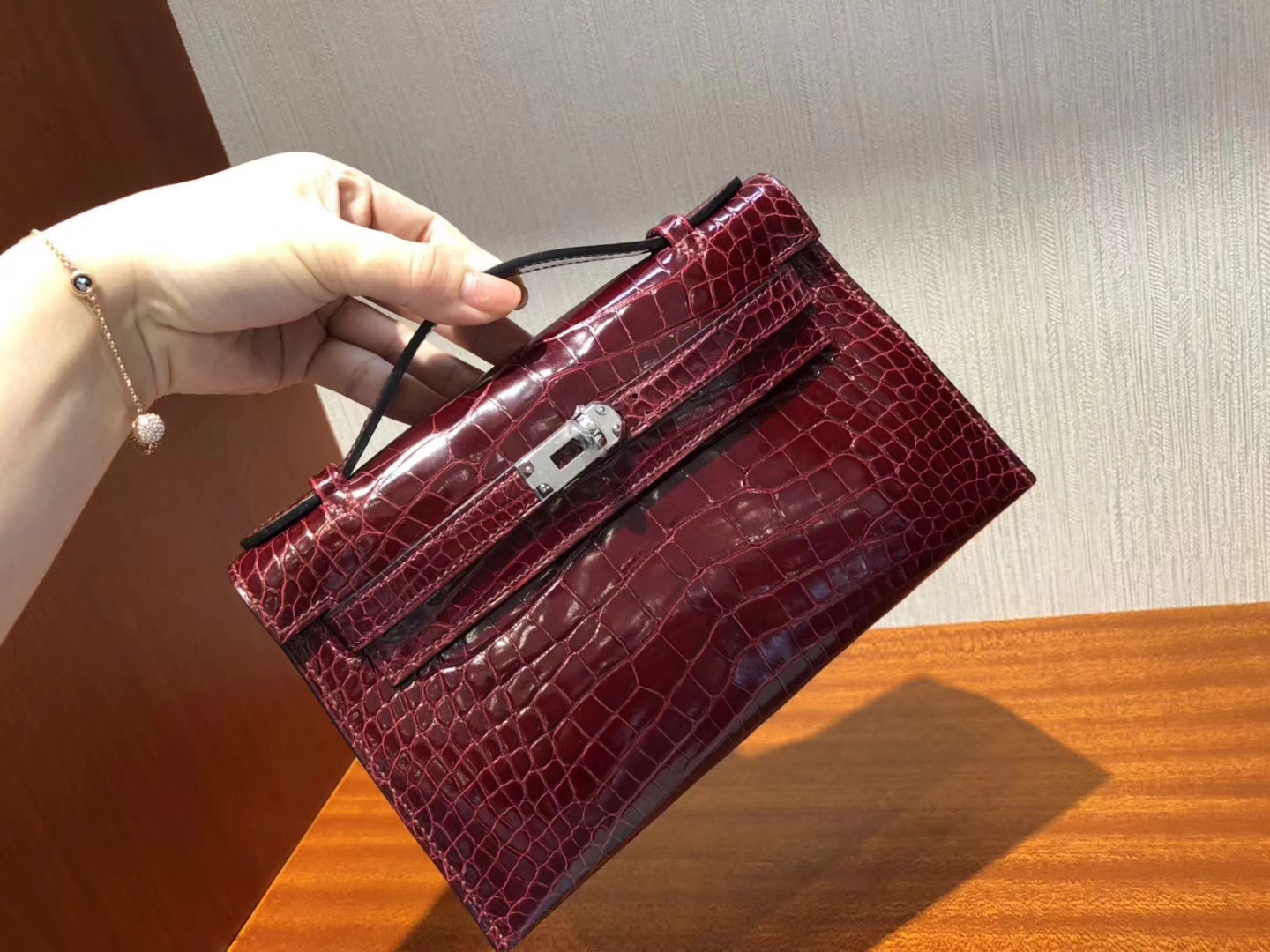 Hermès（爱马仕）Minikelly pochette 22cm Alligator shiny 亮面 F5 勃艮第酒红 新酒红 银扣