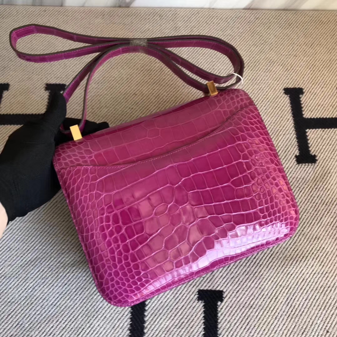 Hermès（爱马仕）Constance24cm Alligator shiny 亮面鳄鱼 J5 天方夜谭粉紫 金扣