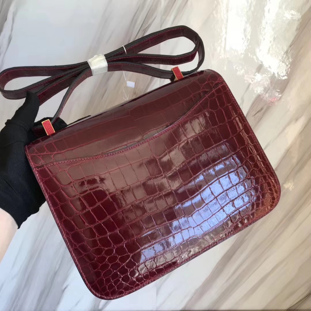 Hermès（爱马仕）Constance24cm Crocodile shiny 亮面鳄鱼 F5 新酒红  勃艮第酒红  蜥蜴扣 金扣