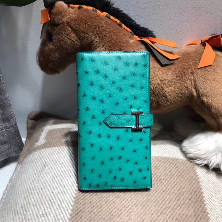 Hermès(爱马仕)bearn两折钱夹鸵鸟皮 U4 Vertigo 丝绒绿 银扣-拉尔森鳄鱼皮具定制 - 爱马仕包包官网 Hermès(爱马仕)bearn两折钱夹鸵鸟皮 U4 Vertigo 丝绒绿 银扣