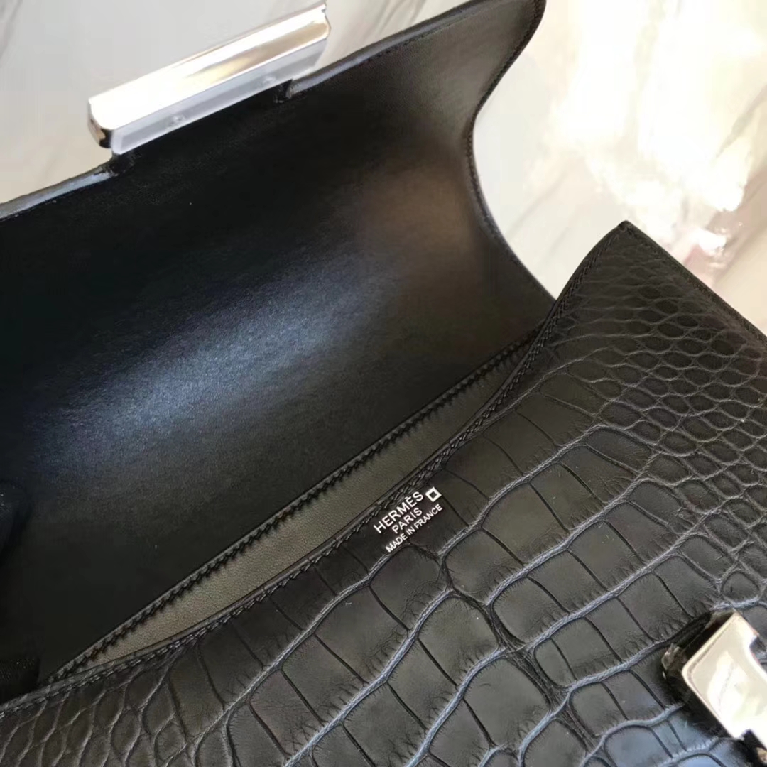 Hermès（爱马仕）Constance24cm Alligator matt 雾面鳄鱼  ck89 黑色 银扣