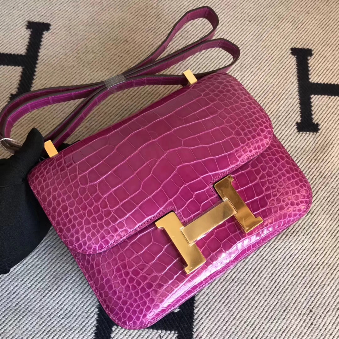 Hermès（爱马仕）Constance24cm Alligator shiny 亮面鳄鱼 J5 天方夜谭粉紫 金扣